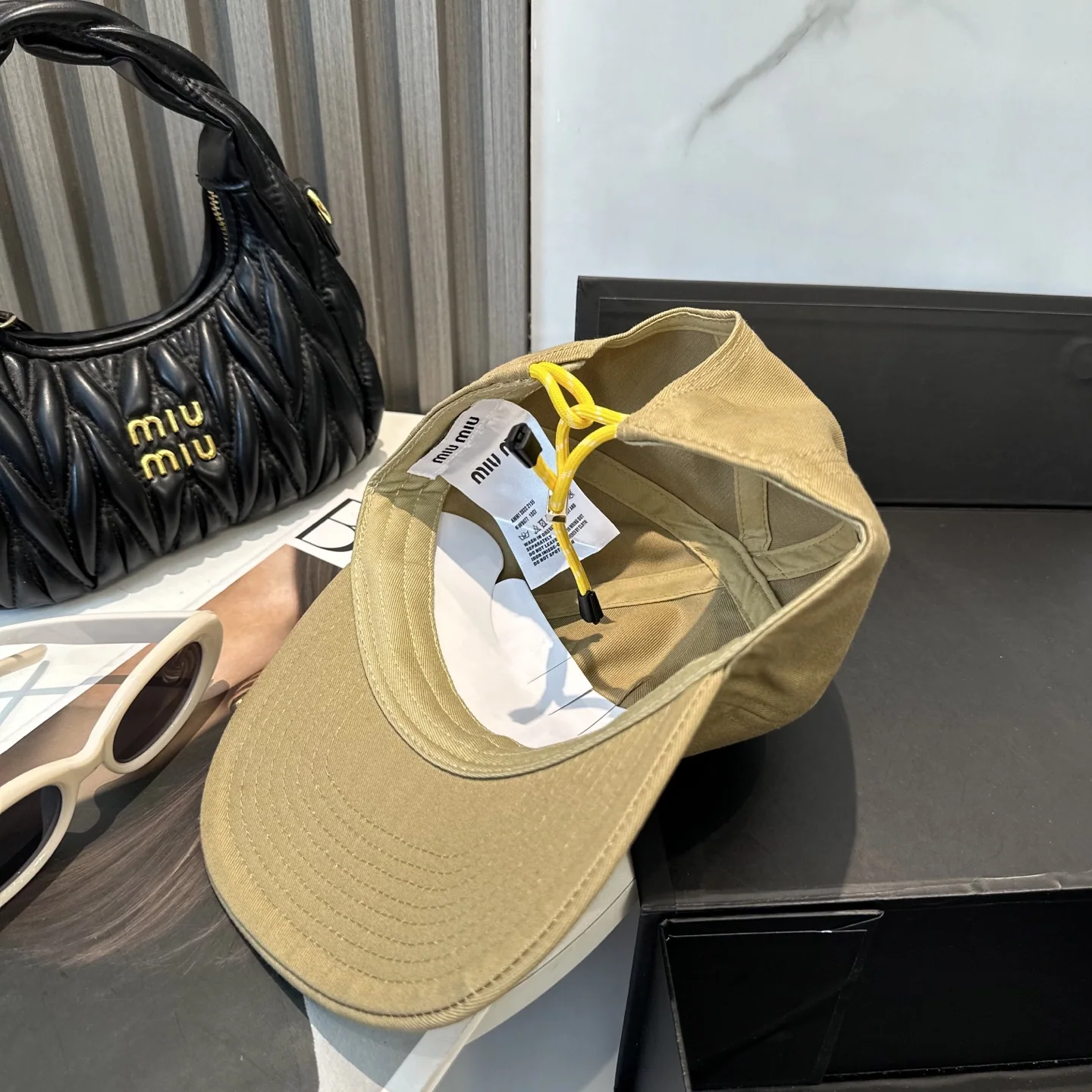 미우미우 모자 81112 Miu Miu Cap 상세 이미지 4