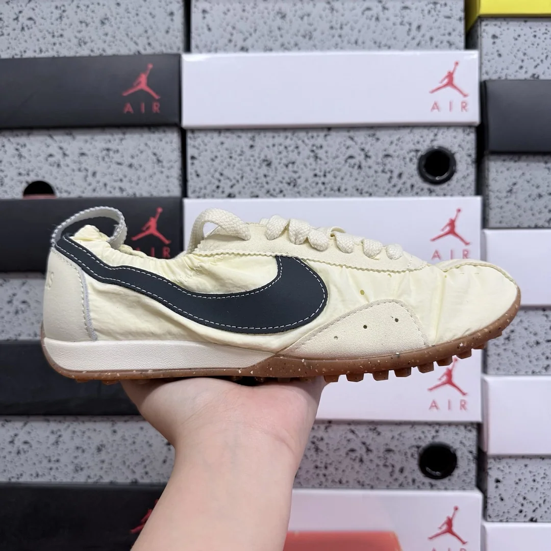 나이키 [GOD] HV8547-700 201598 Nike Moon Shoe SP Jacquemus Alabaster 상세 이미지 4