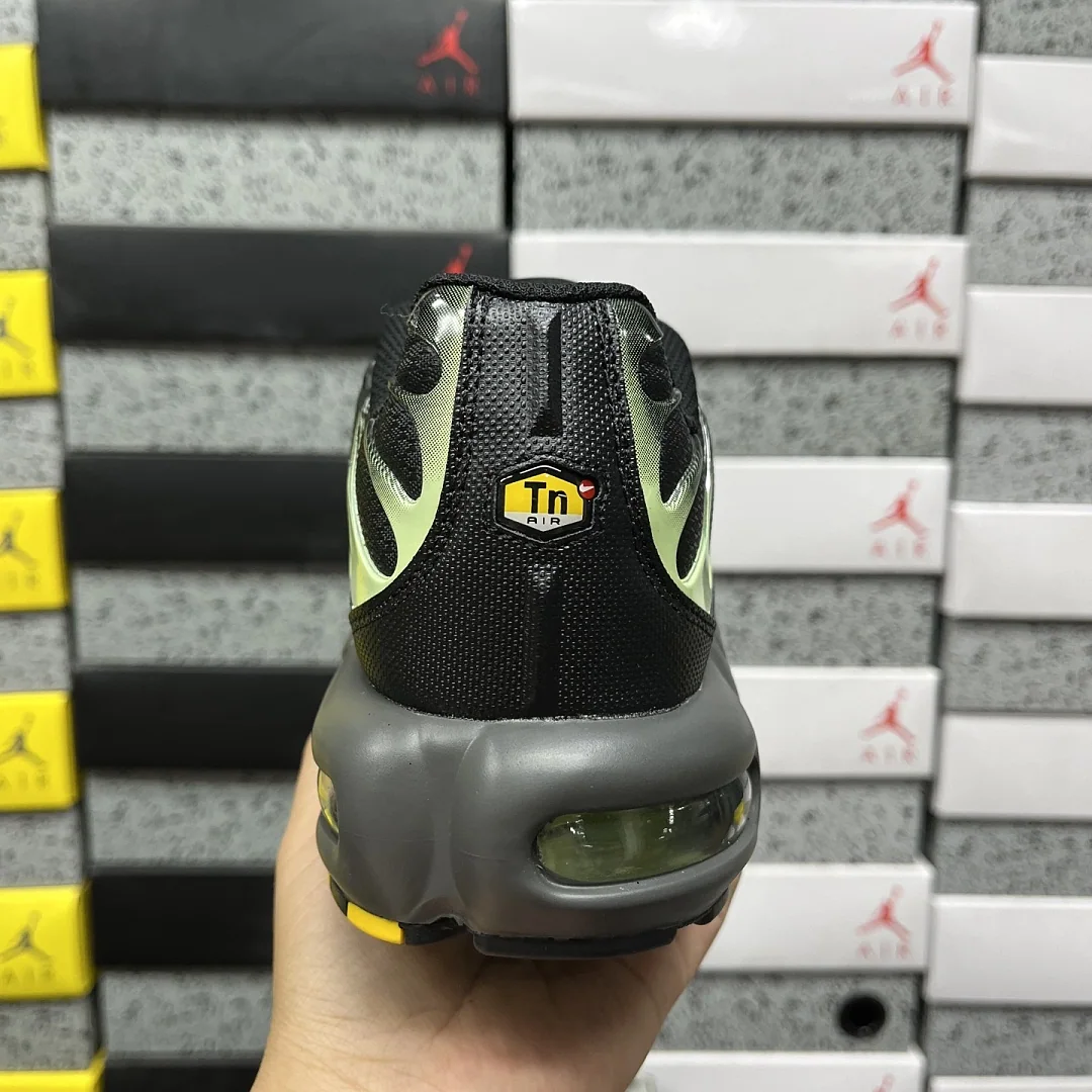 나이키 [DF] 에어 맥스 플러스 DM0032-035 201678 Nike Air Max Plus Iron Gray Light Liquid 상세 이미지 10