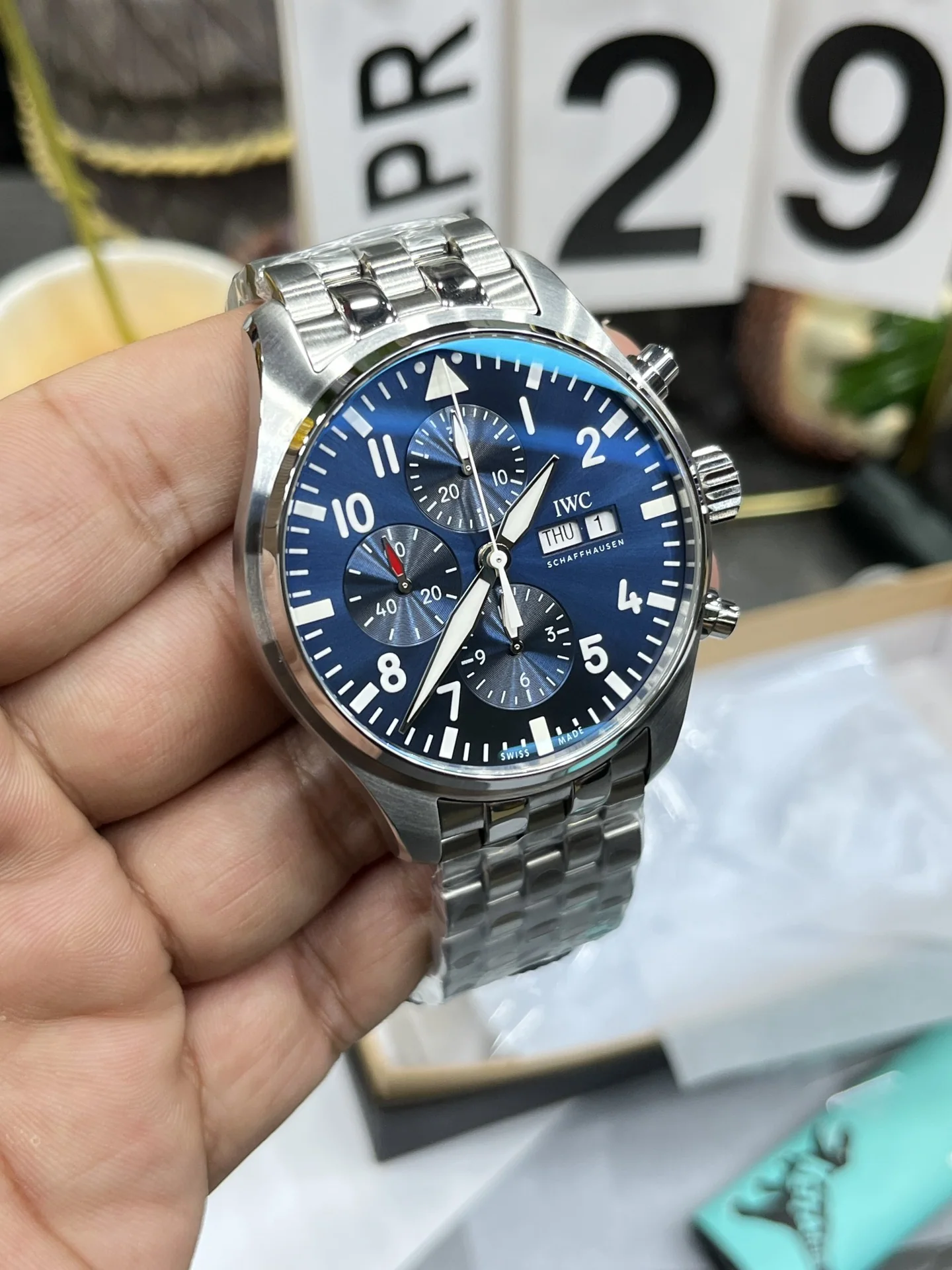 IWC 파일럿 크로노그래프 시계 자동 무브먼트 상세 이미지 4