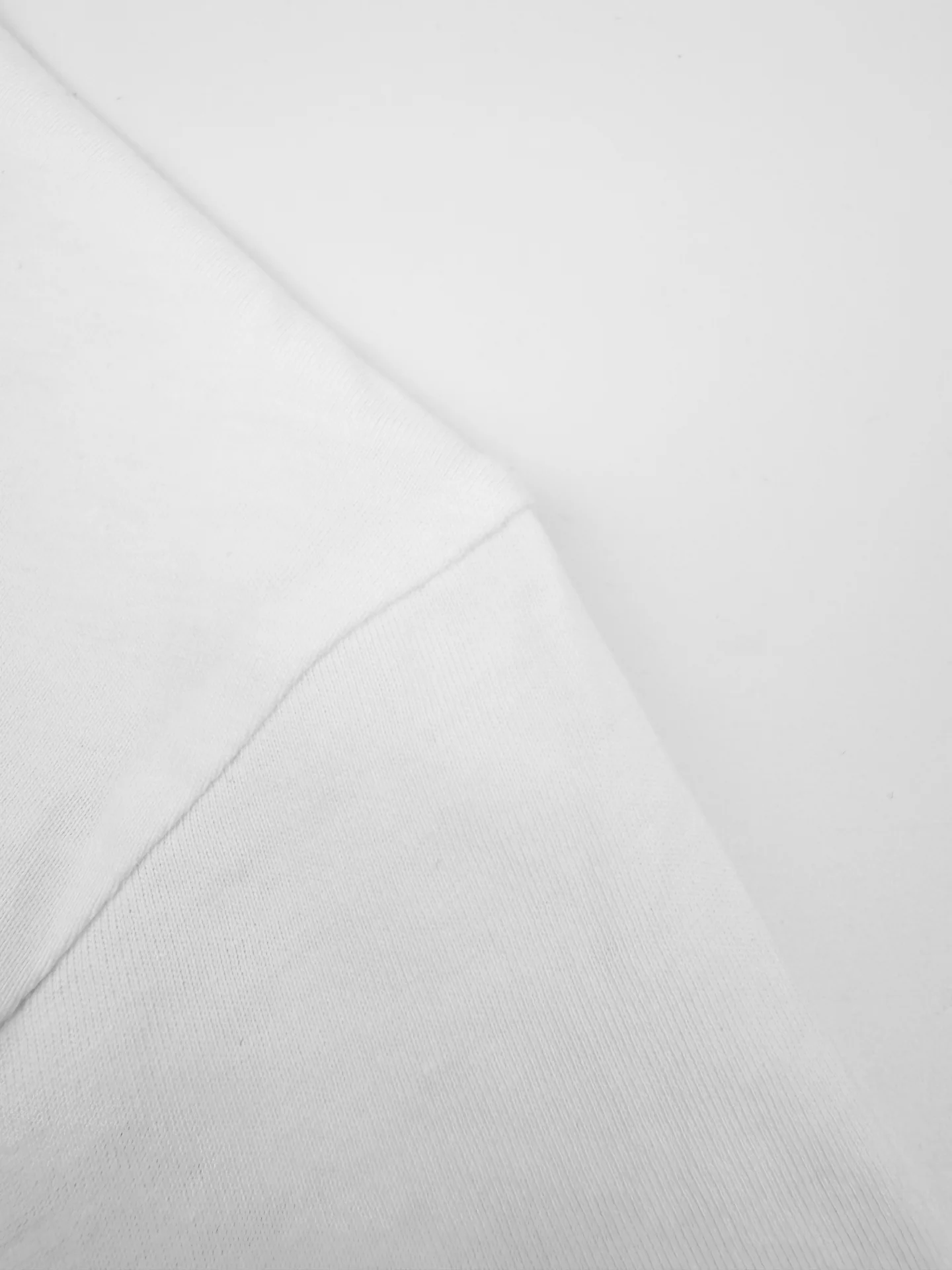 발렌티노 남성 자수 로고 반팔 티셔츠 상세 이미지 4