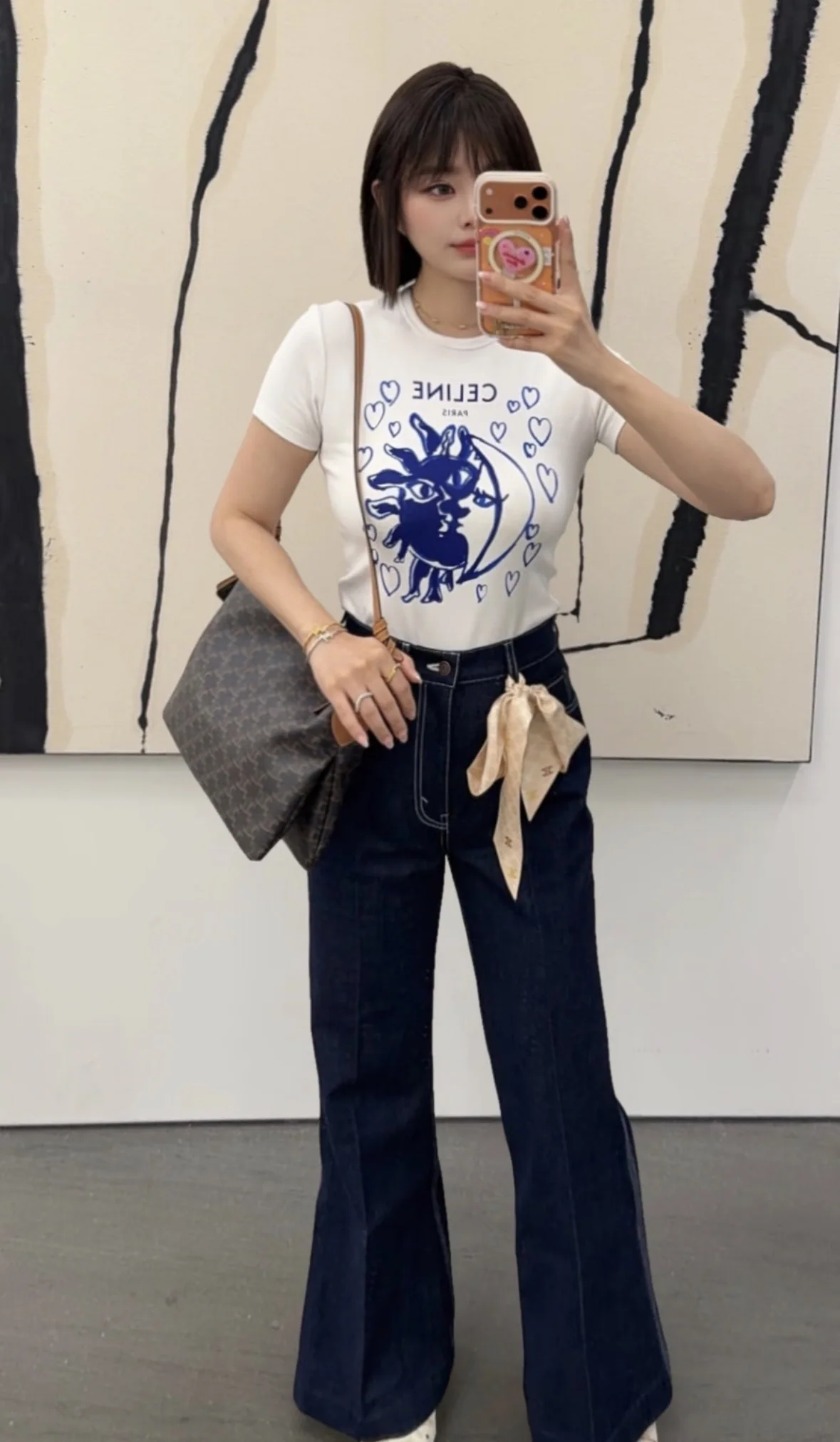 셀린느 그래피티 프린트 크루넥 반팔 티셔츠 상세 이미지 7