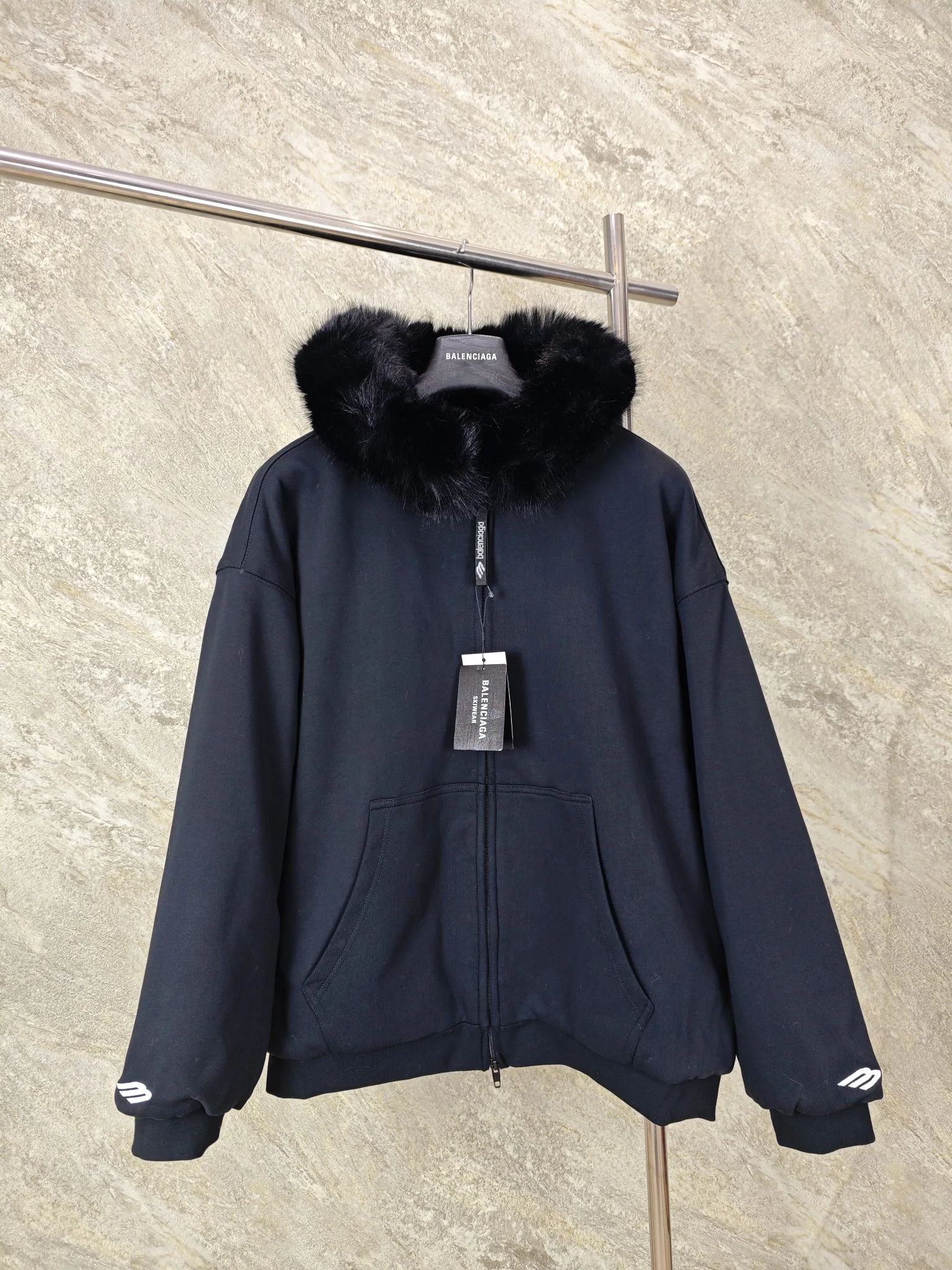 발렌시아가 밍크 퍼 메시 남성 자켓 25FW