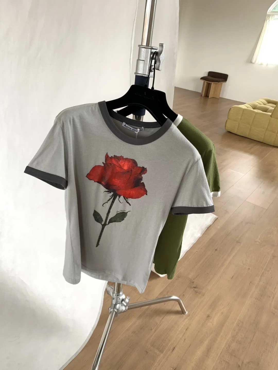 아크네스튜디오 컬러블록 플라워 반팔 티셔츠 26 SS 상세 이미지 2