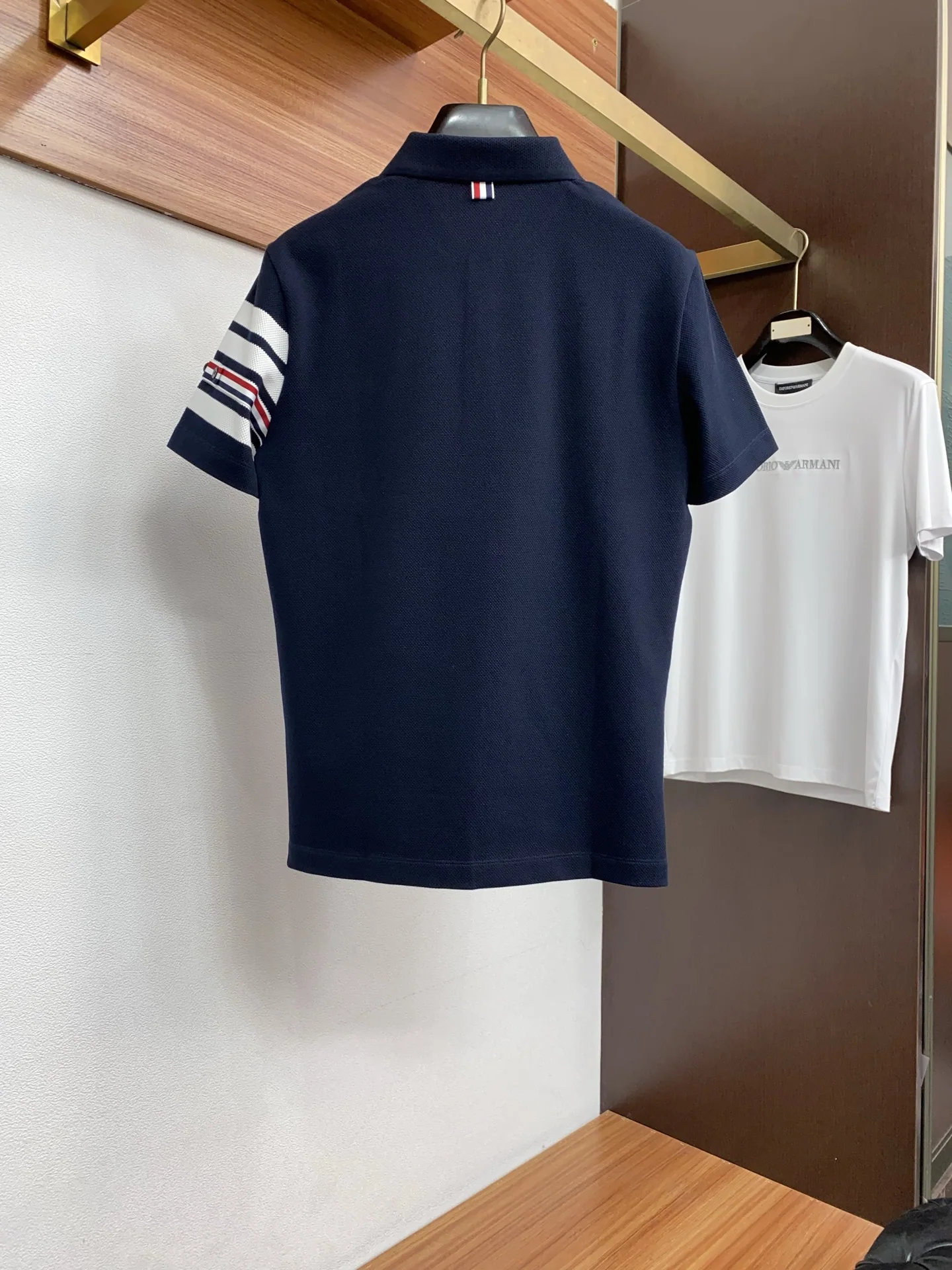 톰브라운 클래식 카라 남성 반팔 폴로셔츠 상세 이미지 10