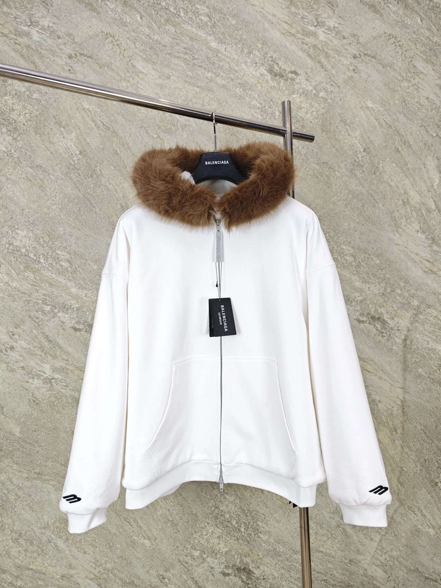 발렌시아가 스키 밍크 퍼 스웨트셔츠 남성 자켓 25FW