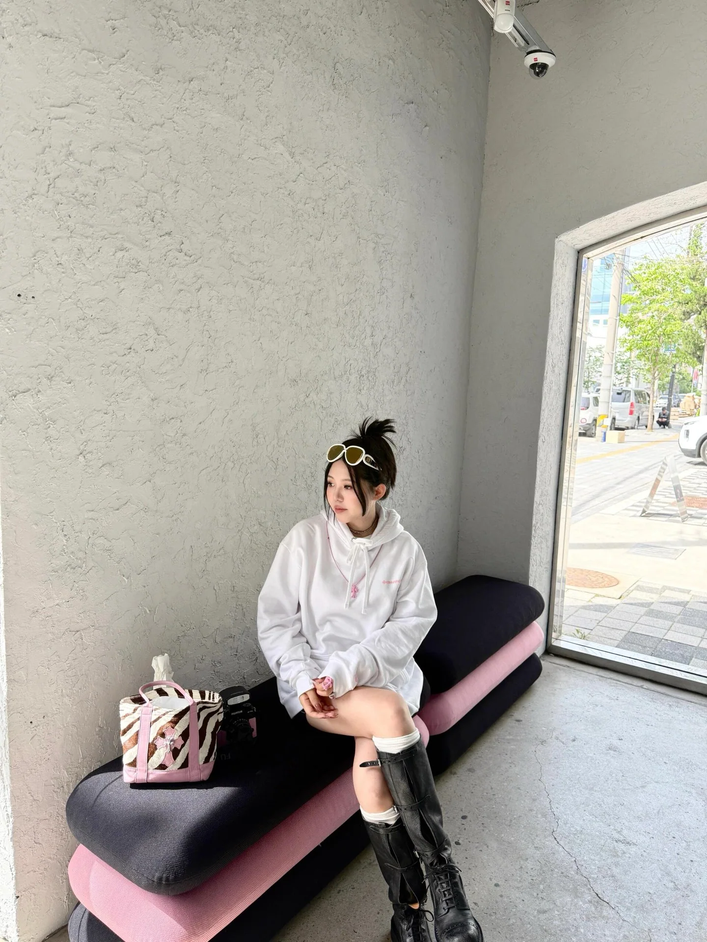 크롬하츠 핑크 제브라 헤어 크로스 토트백 상세 이미지 9