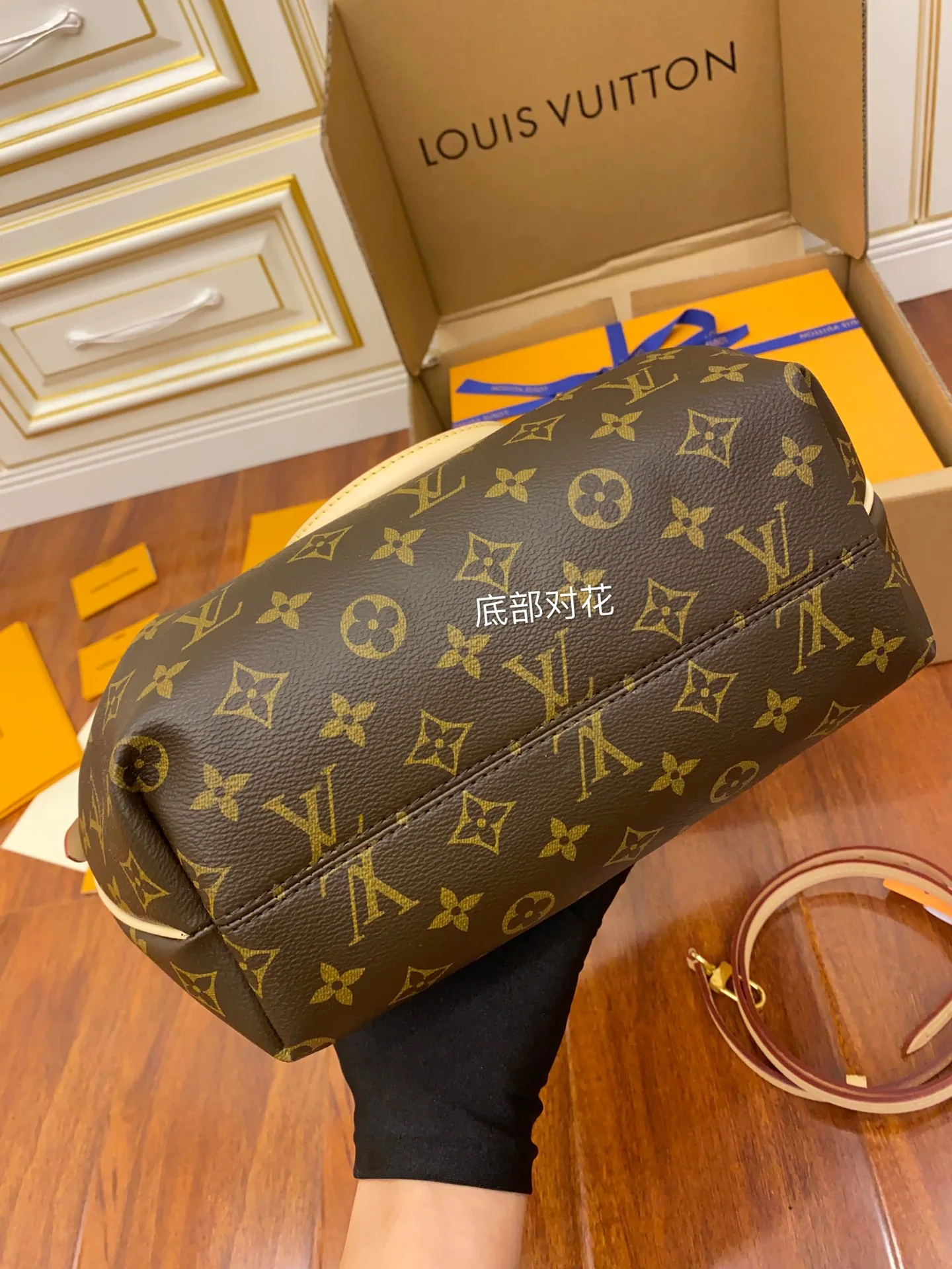 루이비통 M48813 가방 상세 이미지 5