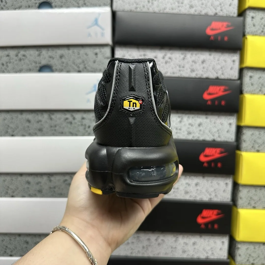 나이키 [DF] 에어 맥스 플러스 OG HV8066-002 201691 Nike Air Max Plus OG Black Reflective 상세 이미지 4