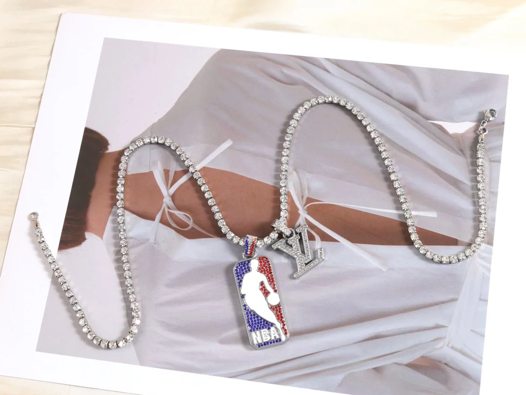 루이비통 NBA 콜라보 네임플레이트 목걸이 상세 이미지 5
