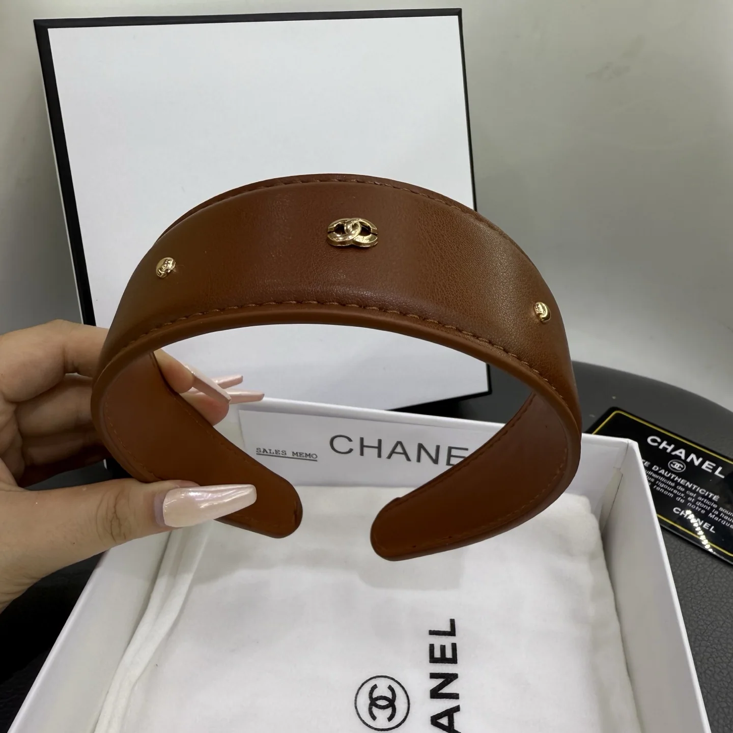샤넬 골드 가죽 와이드 헤드밴드 상세 이미지 3