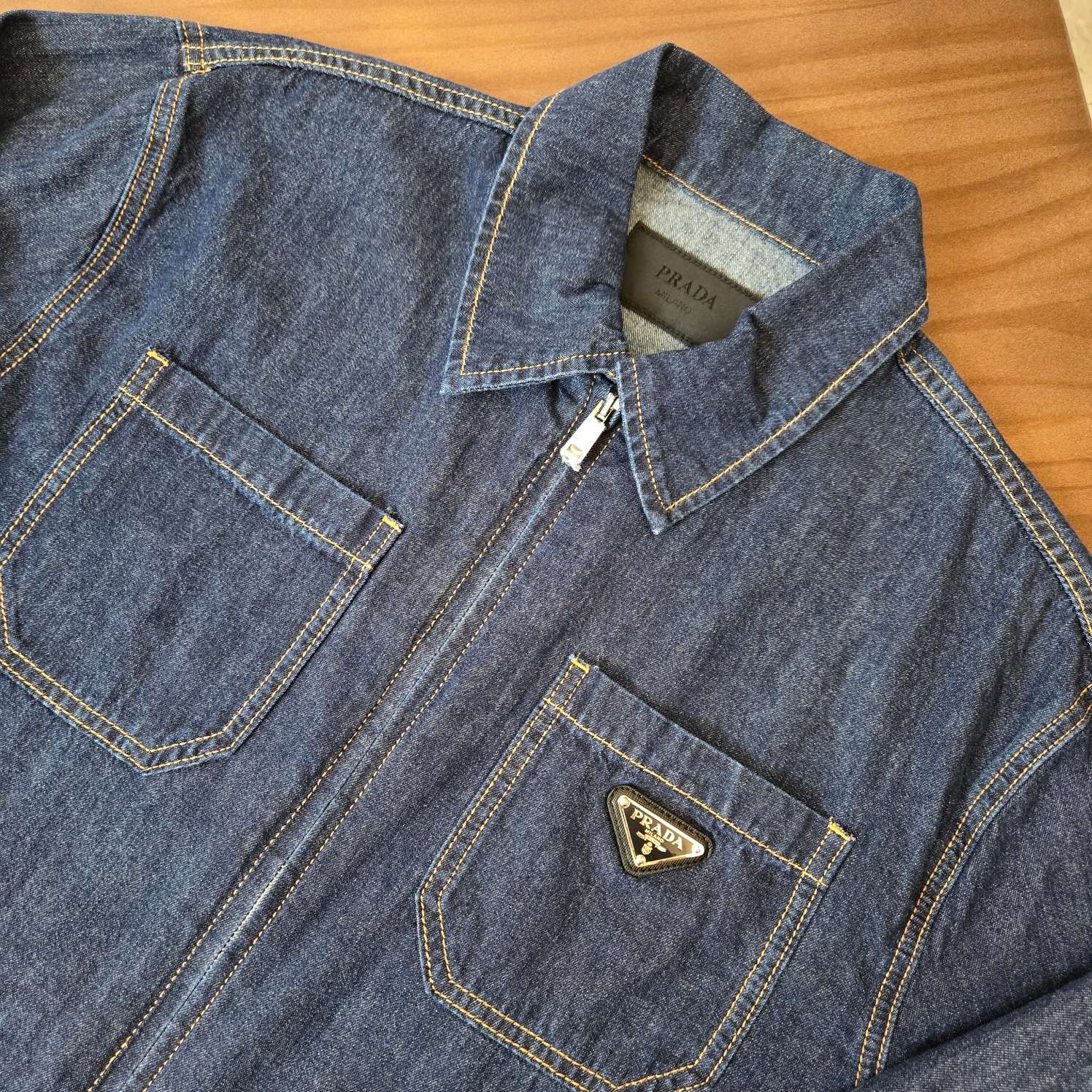 프라다 경량 데님 자켓 24FW 상세 이미지 3
