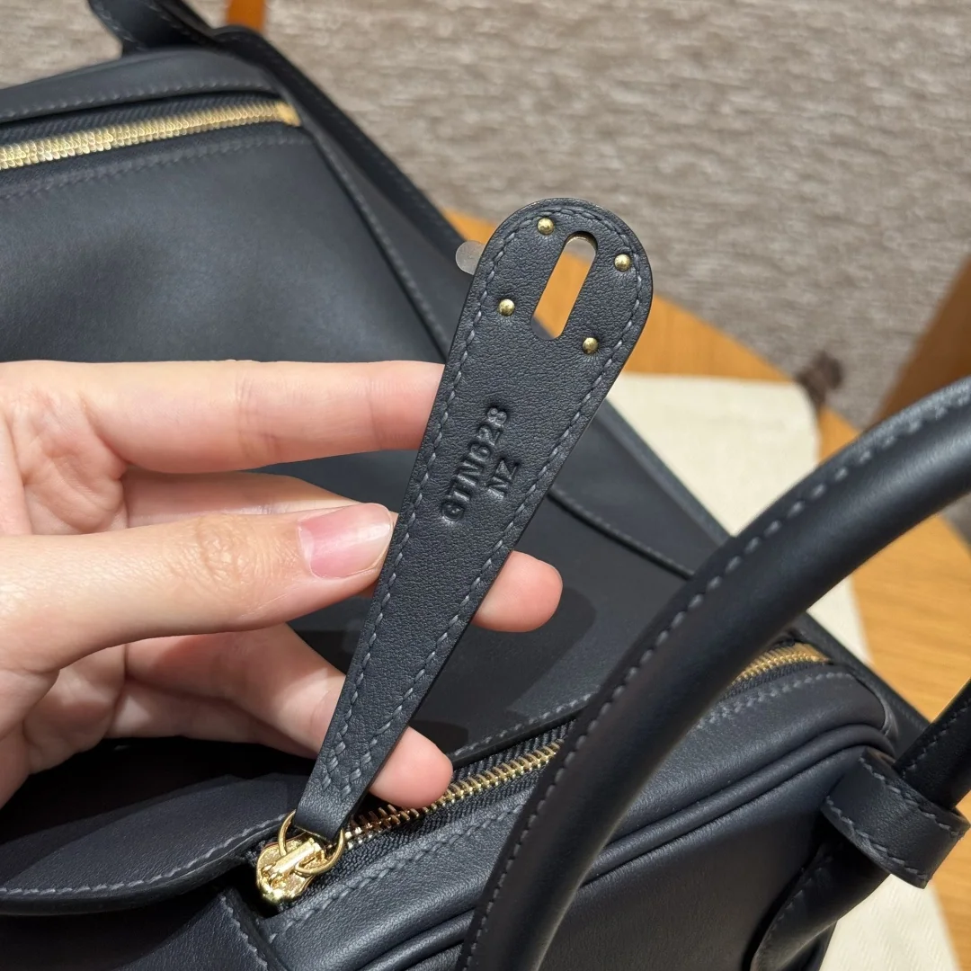 에르메스 린디 26 미드나잇 블루 가방 상세 이미지 8
