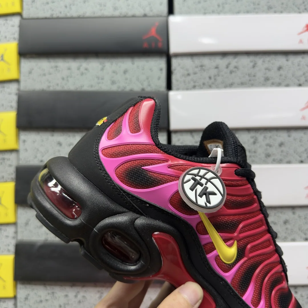 나이키 [TK] 에어 맥스 플러스 DA1472-600 201976 Nike Air Max Plus Supreme University Red 상세 이미지 4