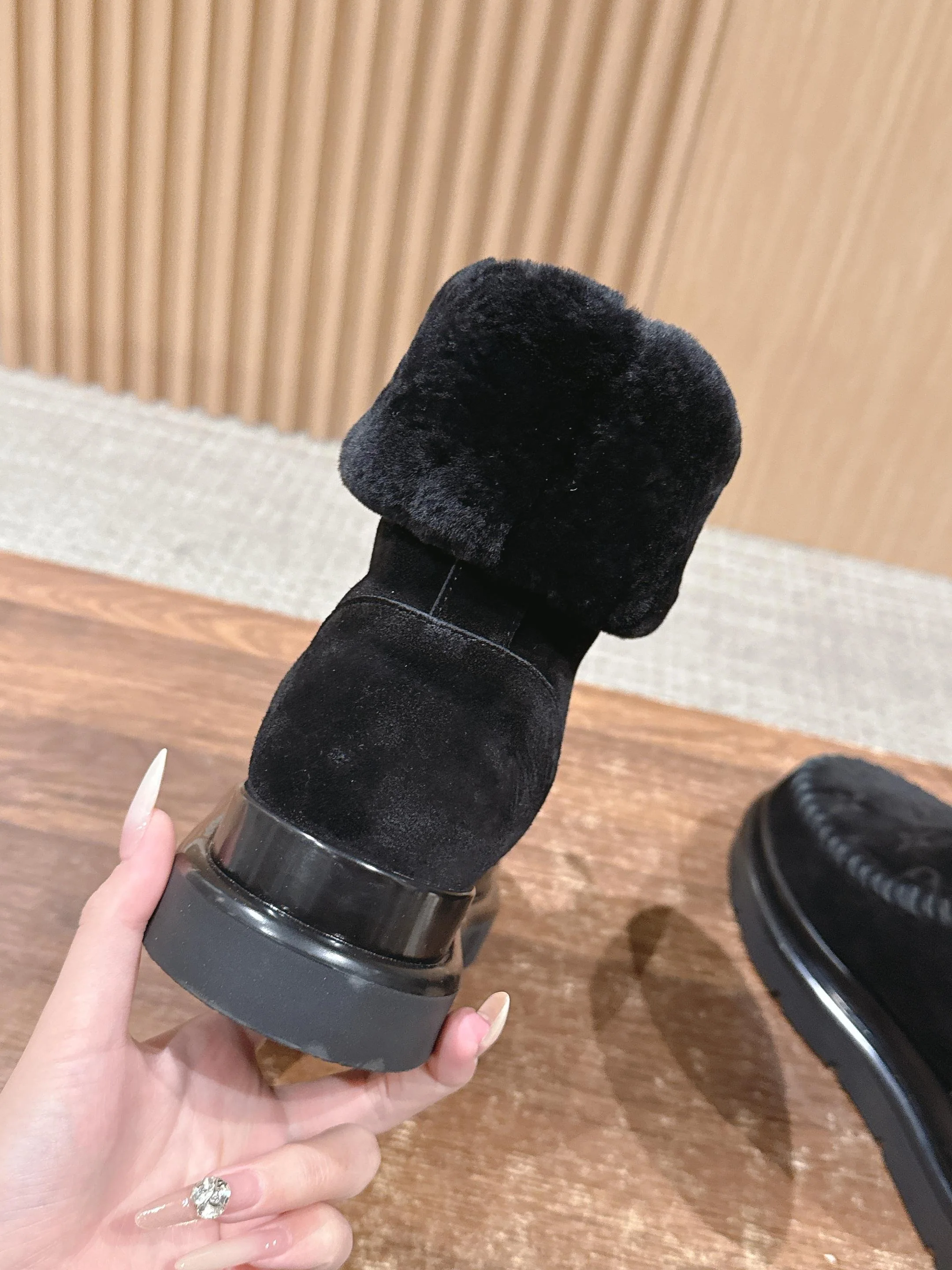 루이비통 코르티나 모노그램 앵클부츠 상세 이미지 8
