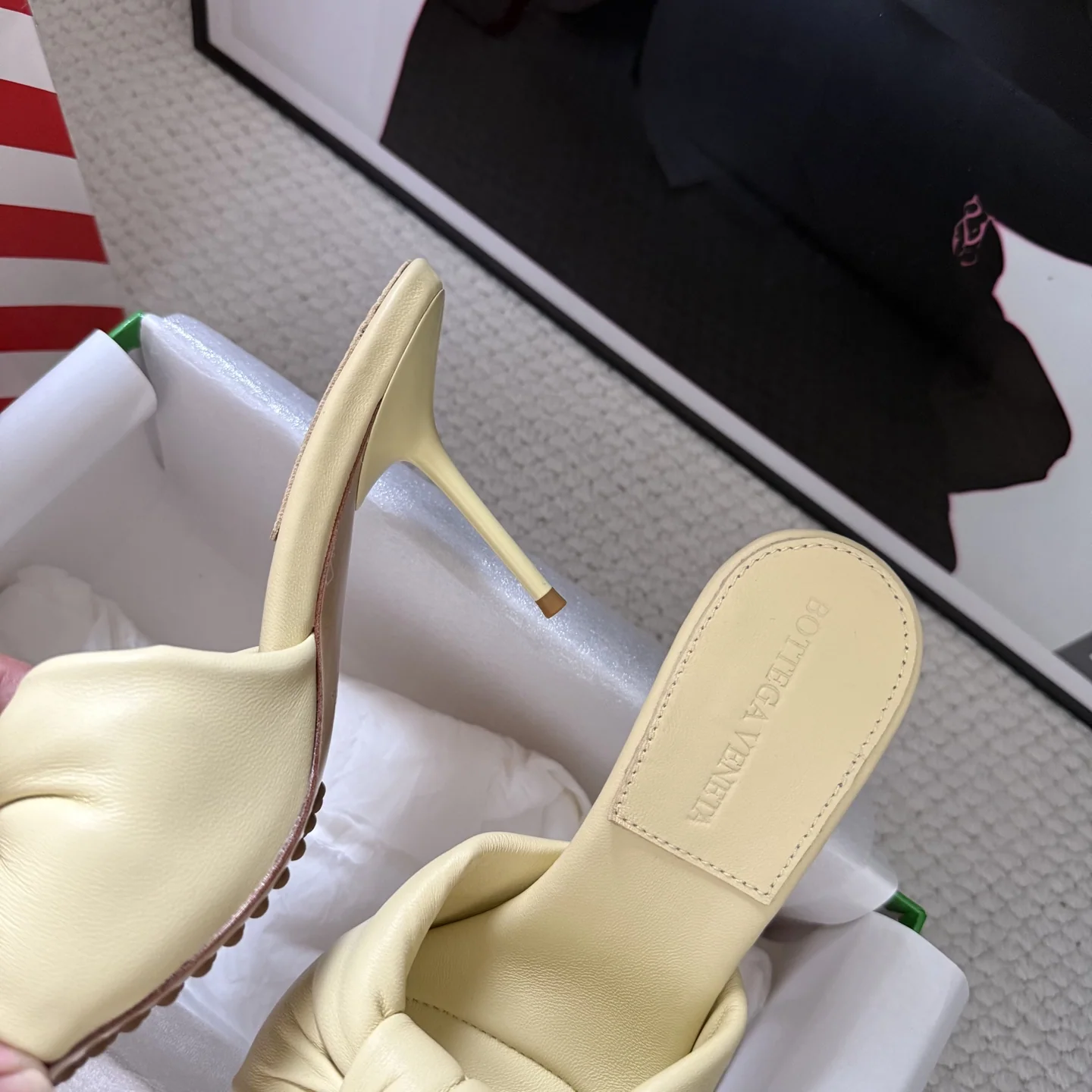 보테가베네타 체리 컬렉션 노트 뮬 슬리퍼 상세 이미지 5