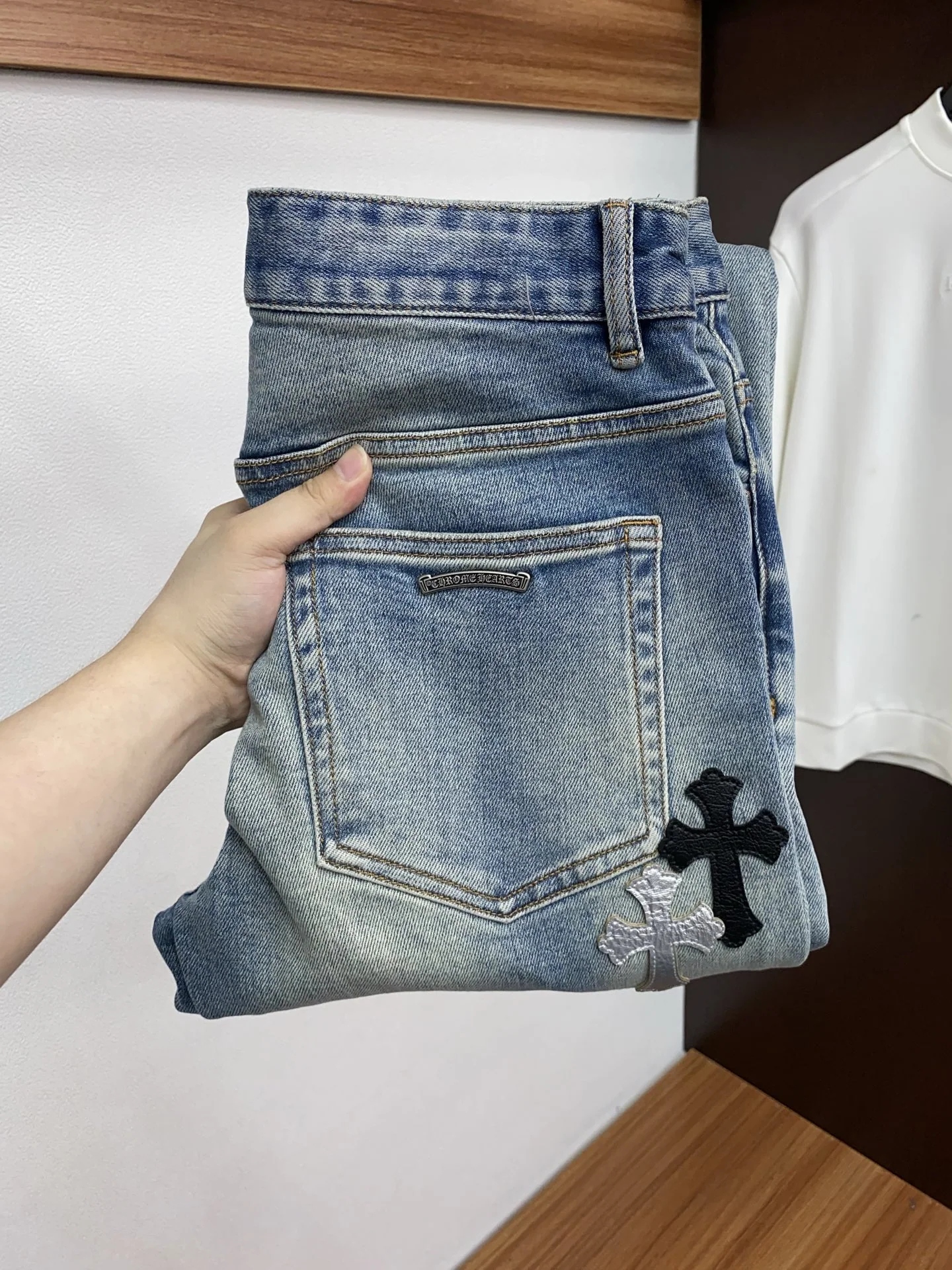 크롬하츠 슬림핏 디스트레스드 데님 바지 상세 이미지 1