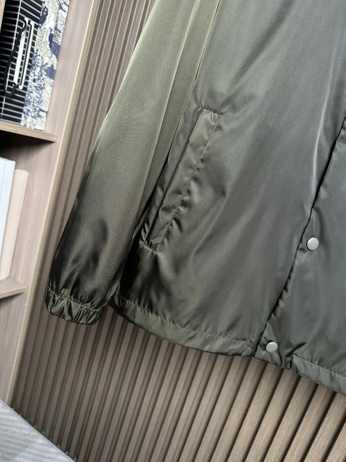 프라다 삼각로고 Re-Nylon 셔츠 자켓 상세 이미지 11