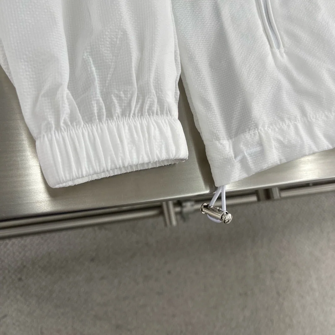 몽클레어 체크 패턴 나일론 후드 자켓 상세 이미지 5