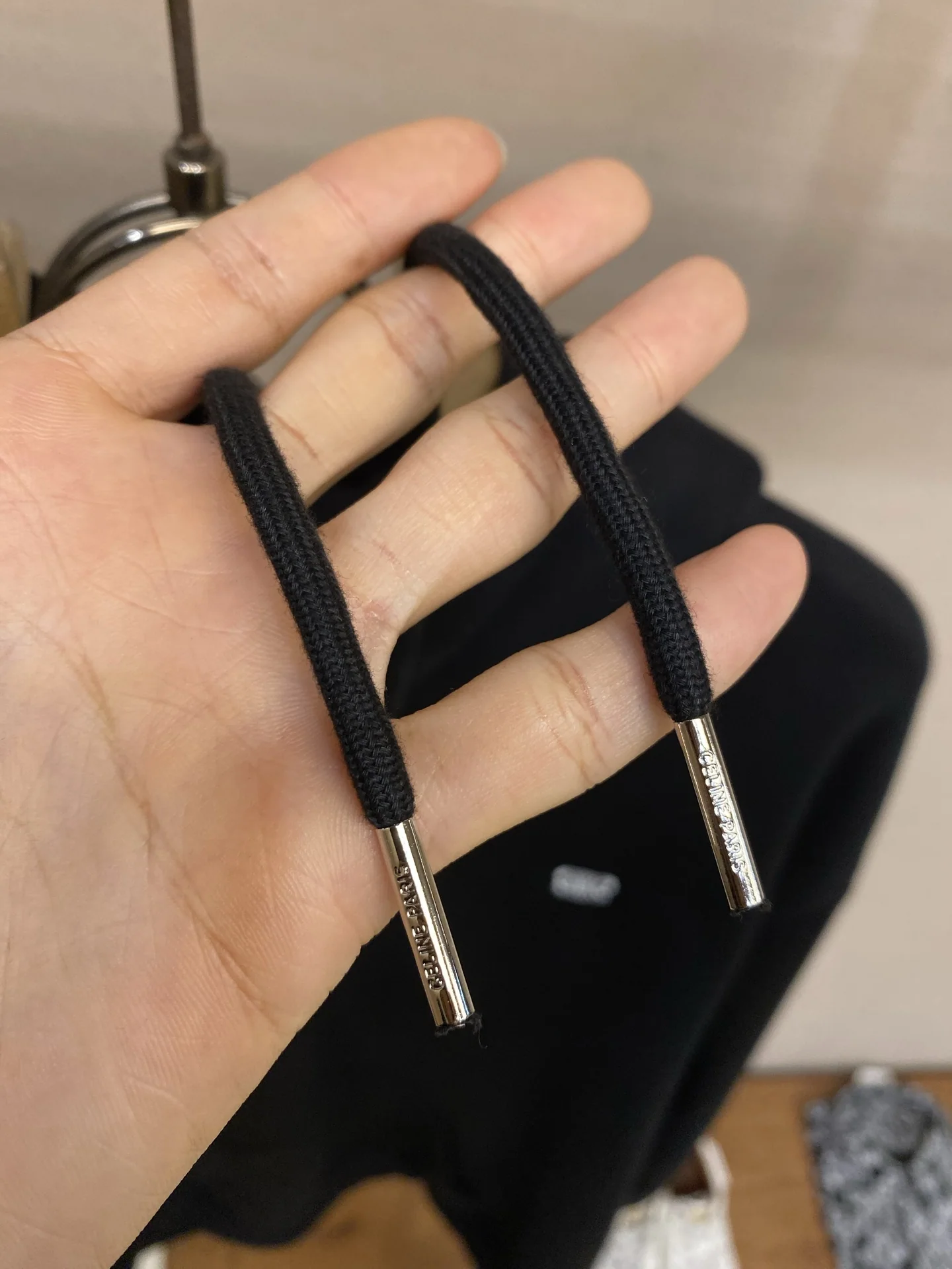 셀린느 개선문 자수 로고 남성 후드 상세 이미지 6