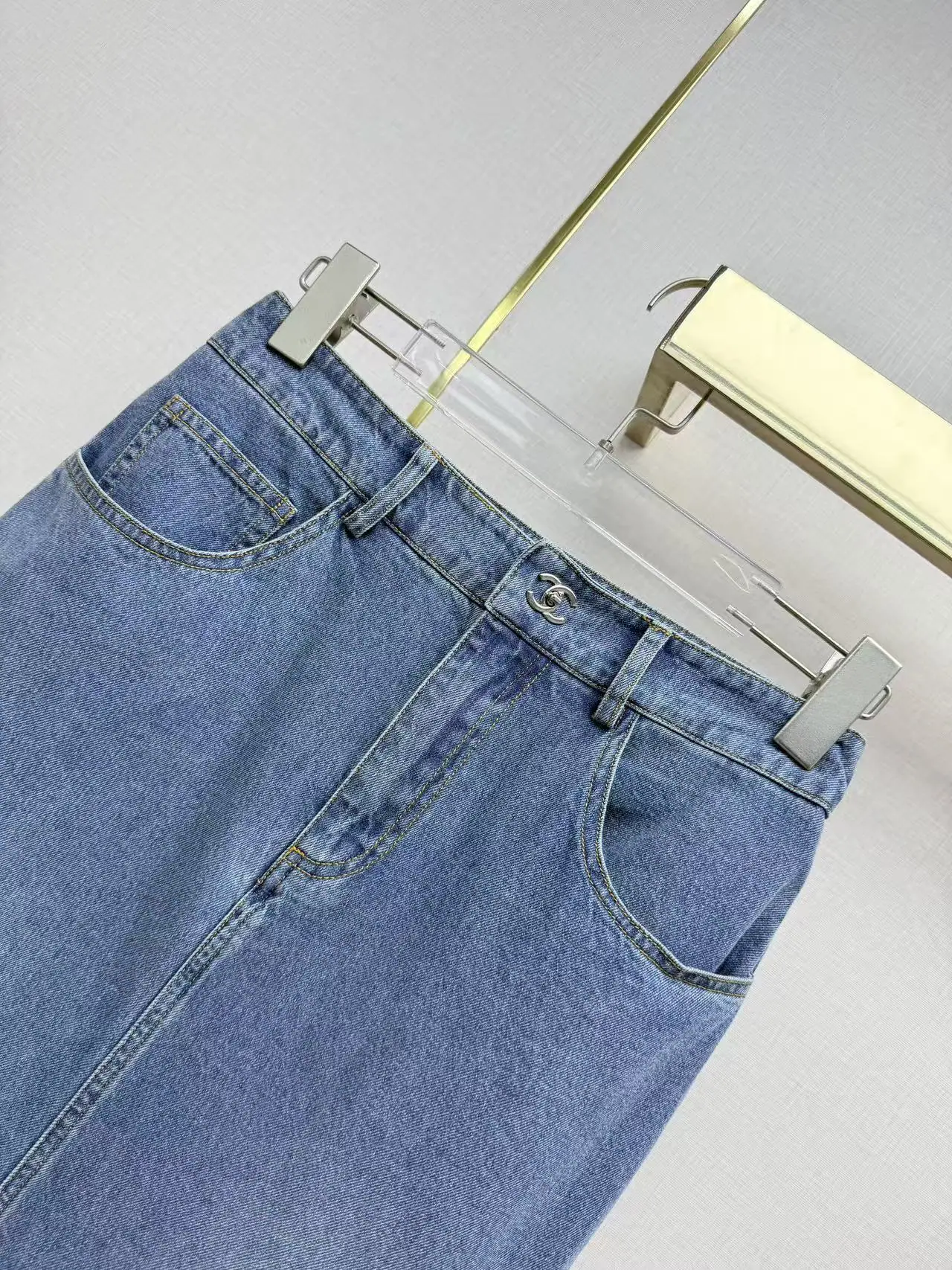 샤넬 더블 C 메탈 버클 데님 스커트 상세 이미지 4