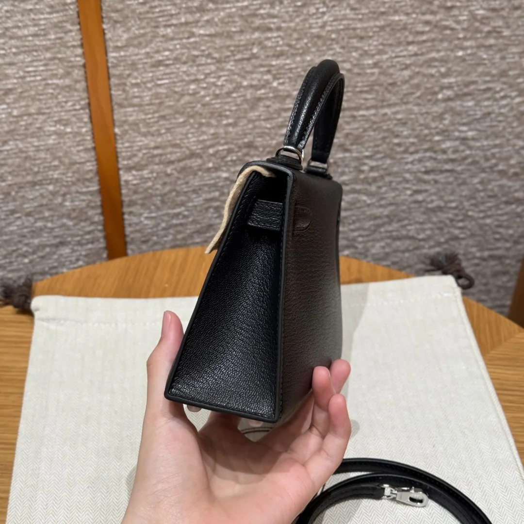 에르메스 미니 켈리 블랙 실버 하드웨어 가방 상세 이미지 4