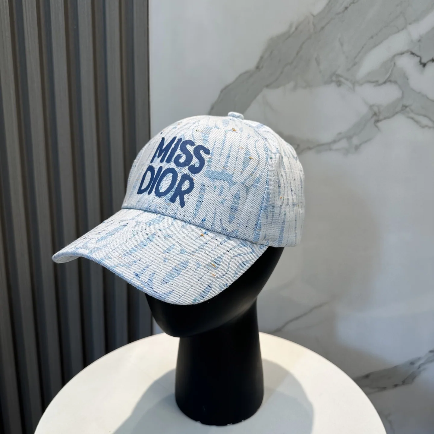 디올 미니멀 베이스볼 캡 133709