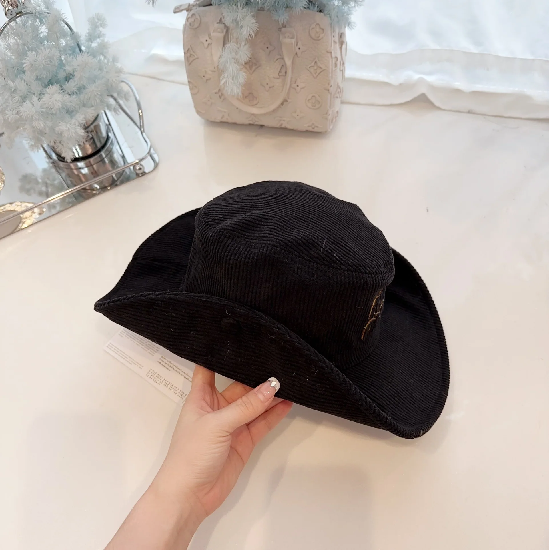 미우미우 모자 81154 Miu Miu Cap 상세 이미지 5