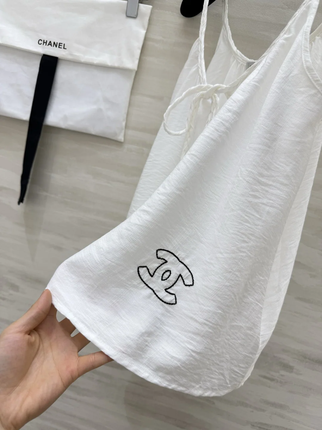 샤넬 플리츠 린넨 반팔 여성 티셔츠 상세 이미지 4