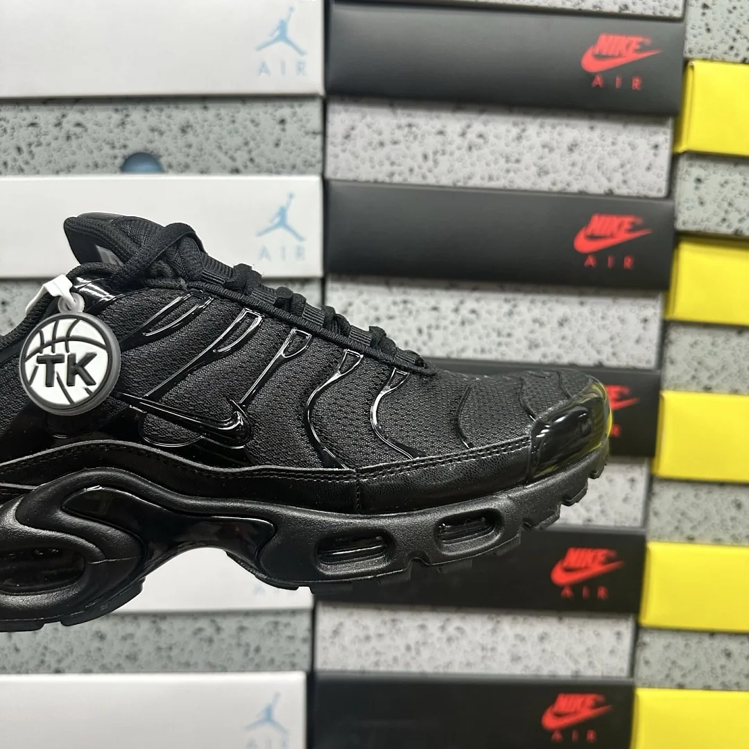 나이키 [TK] 에어 맥스 플러스 604133-050 201968 Nike Air Max Plus Triple Black 상세 이미지 2
