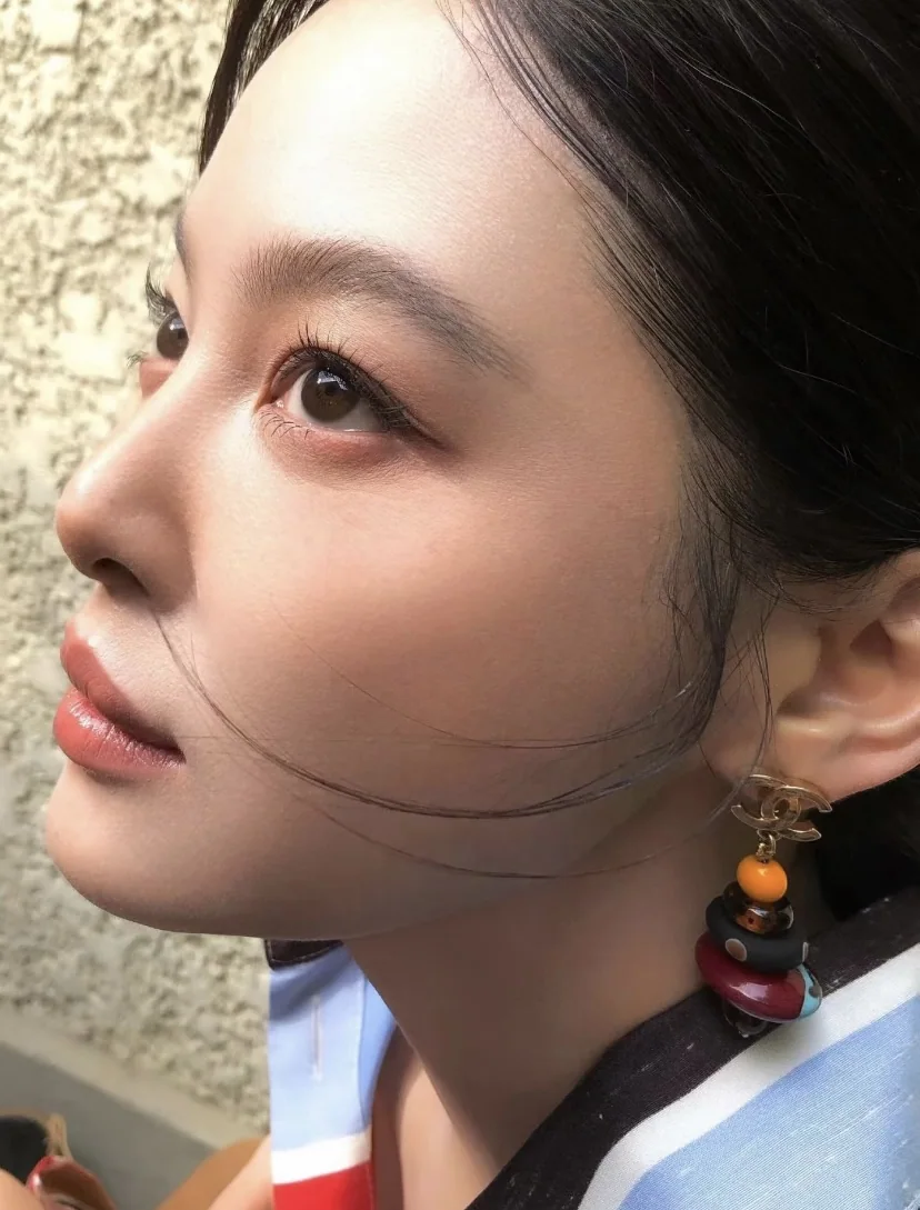 샤넬 더블 C 로고 컬러 유리 비즈 귀걸이 상세 이미지 3