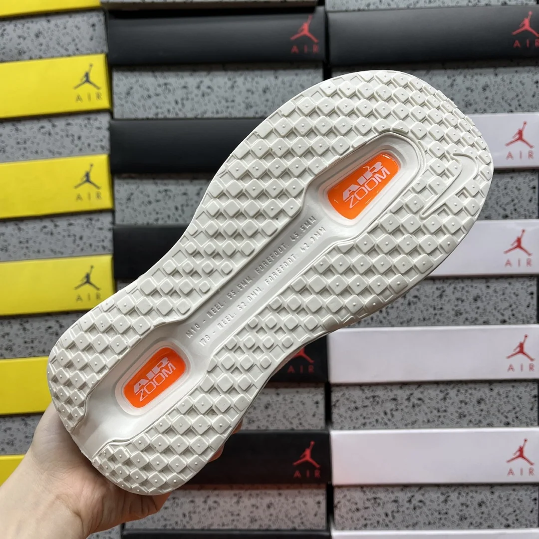 나이키 [CG] 보메로 프리미엄 IQ4035-100 201984 Nike Vomero Premium Sail Coconut Milk 상세 이미지 6