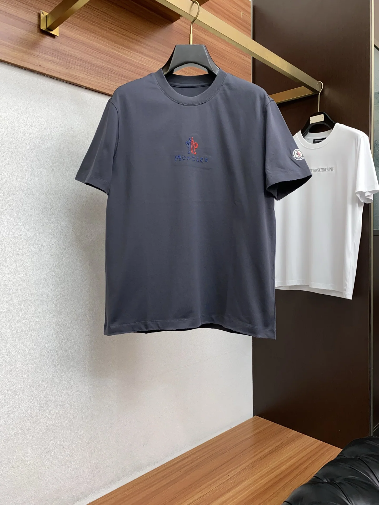 몽클레어 코튼 반팔 티셔츠 2026 AW 1584 상세 이미지 1