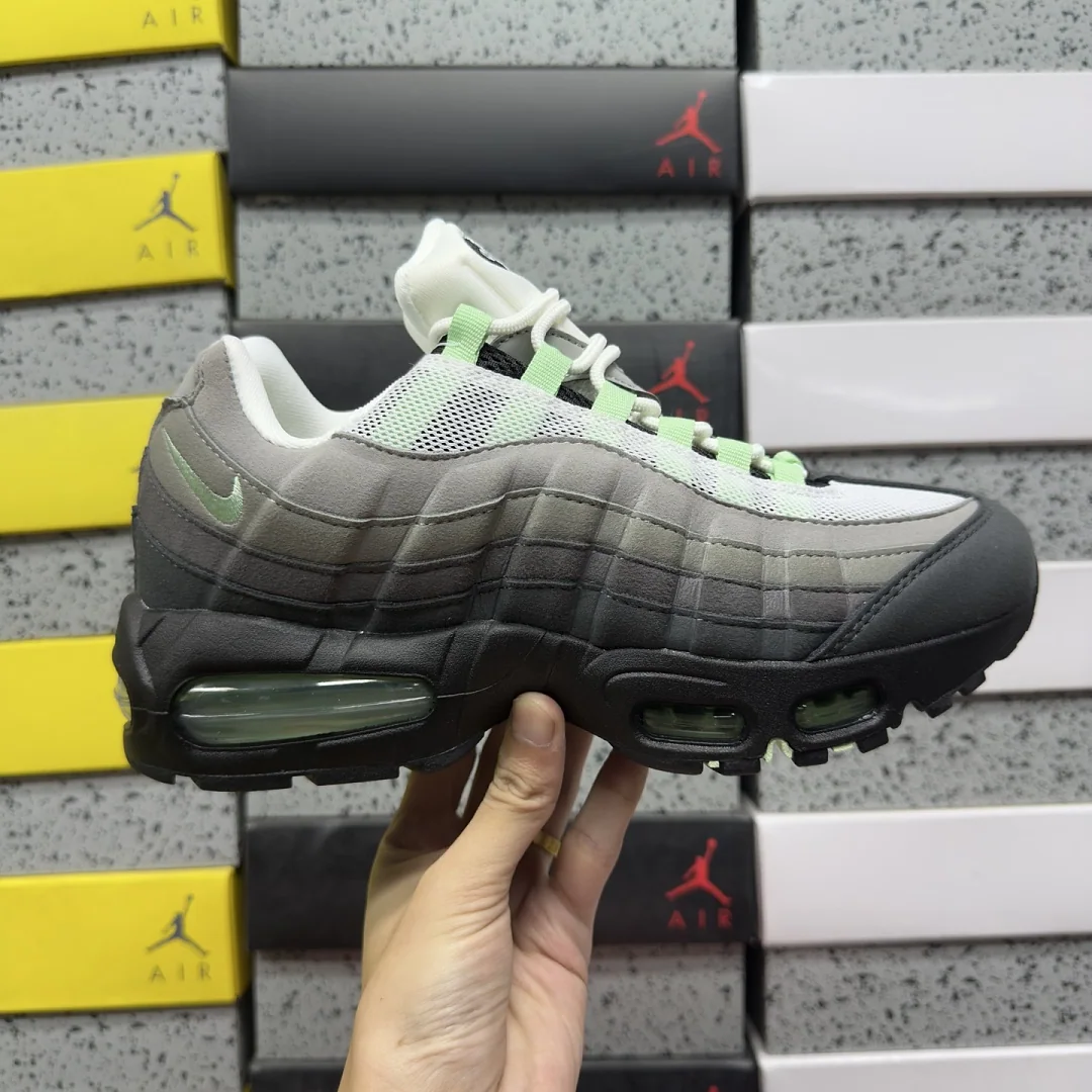 나이키 [WE] 에어 맥스 95 OG HJ5996-005 201886 Nike Air Max 95 OG Big Bubble Fresh Mint 상세 이미지 2