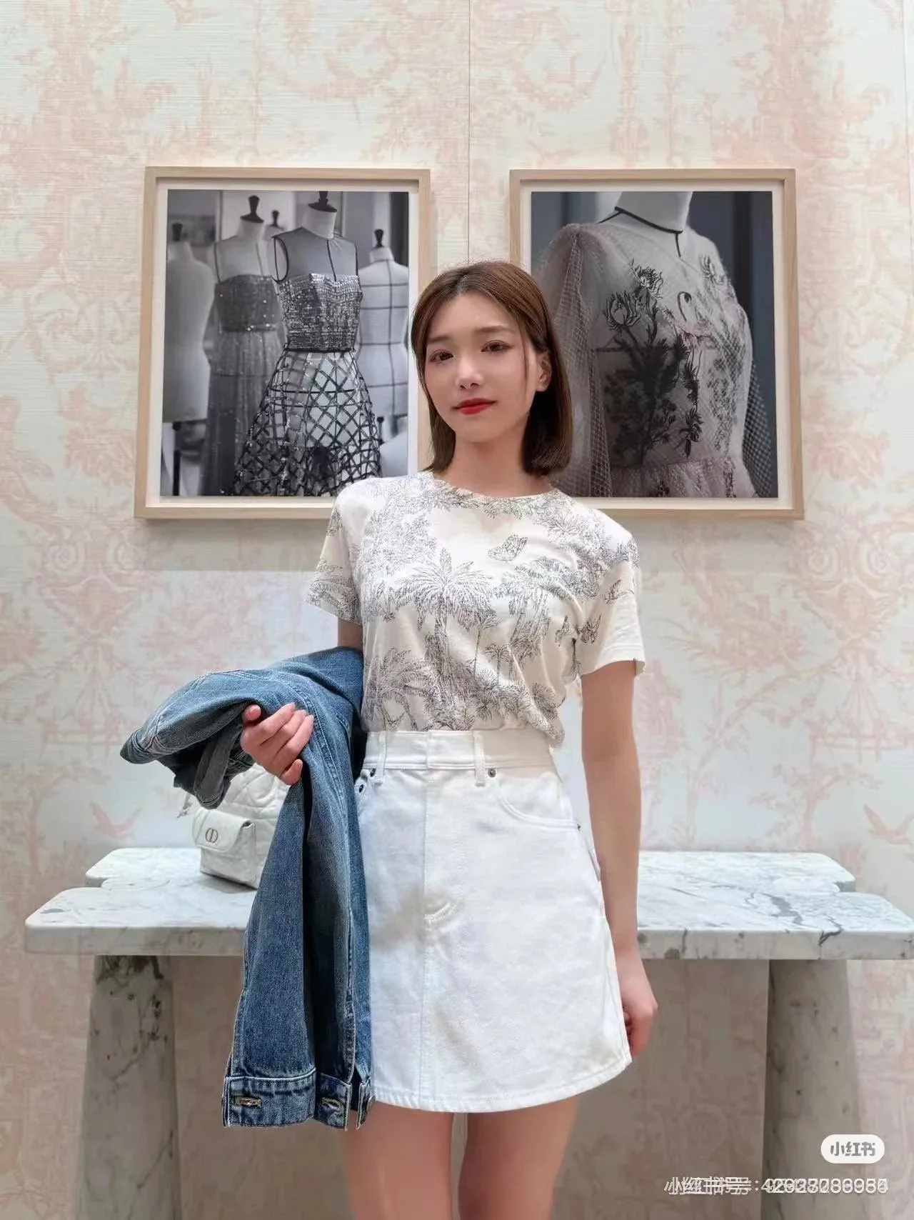 디올 여성 린넨 코튼 나비 프린트 반팔 티셔츠 상세 이미지 2