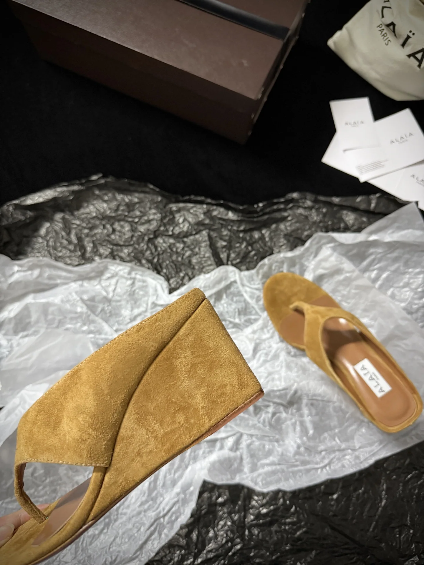 알라이아 비대칭 힐 뮬 상세 이미지 8