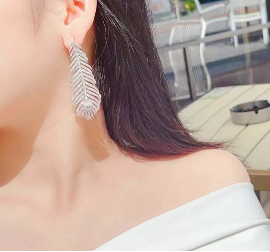 부쉐론 깃털 모양 골드 귀걸이 상세 이미지 3