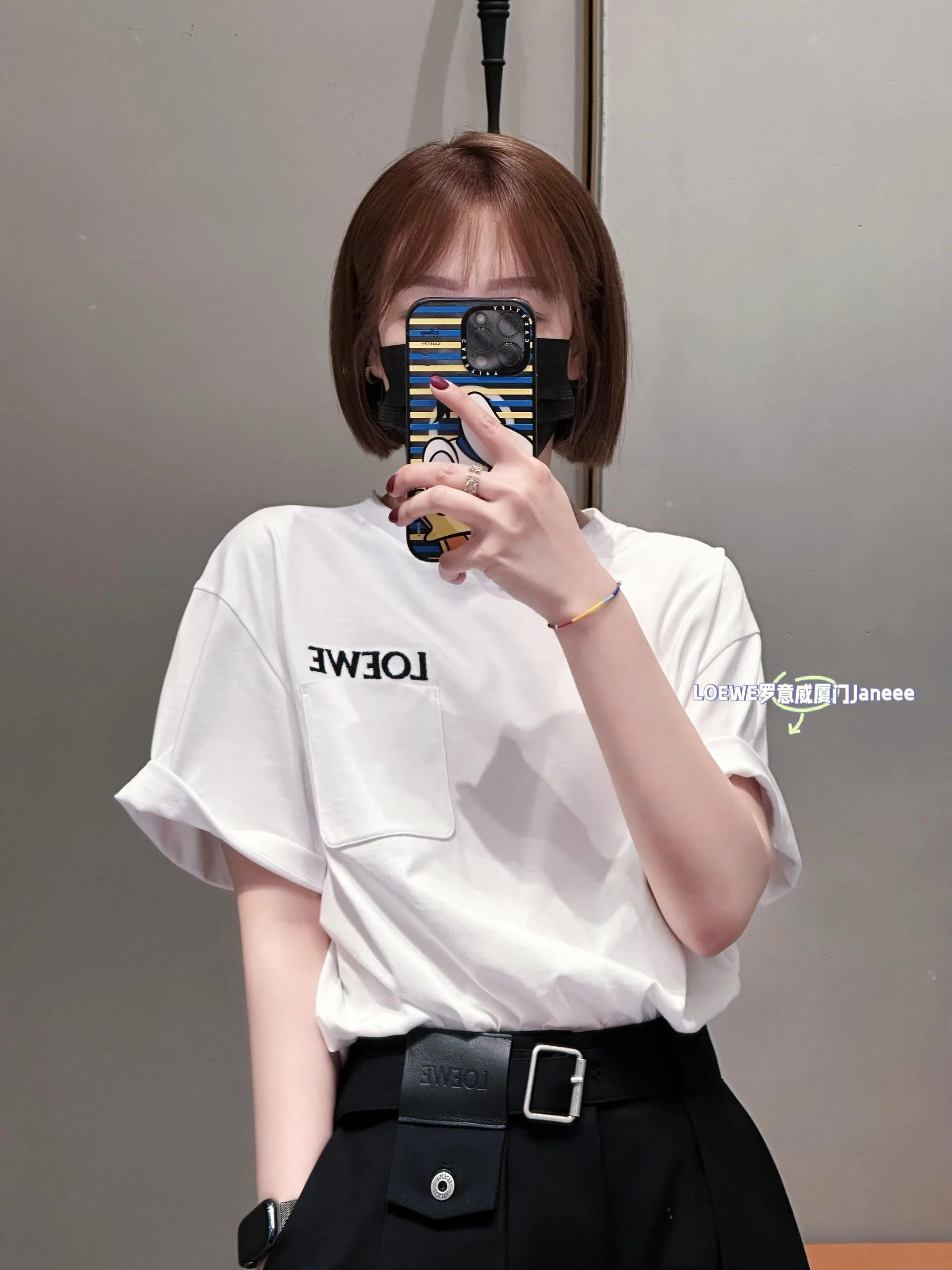 로에베 레터 자수 포켓 크루넥 반팔 티셔츠 26 SS 상세 이미지 5