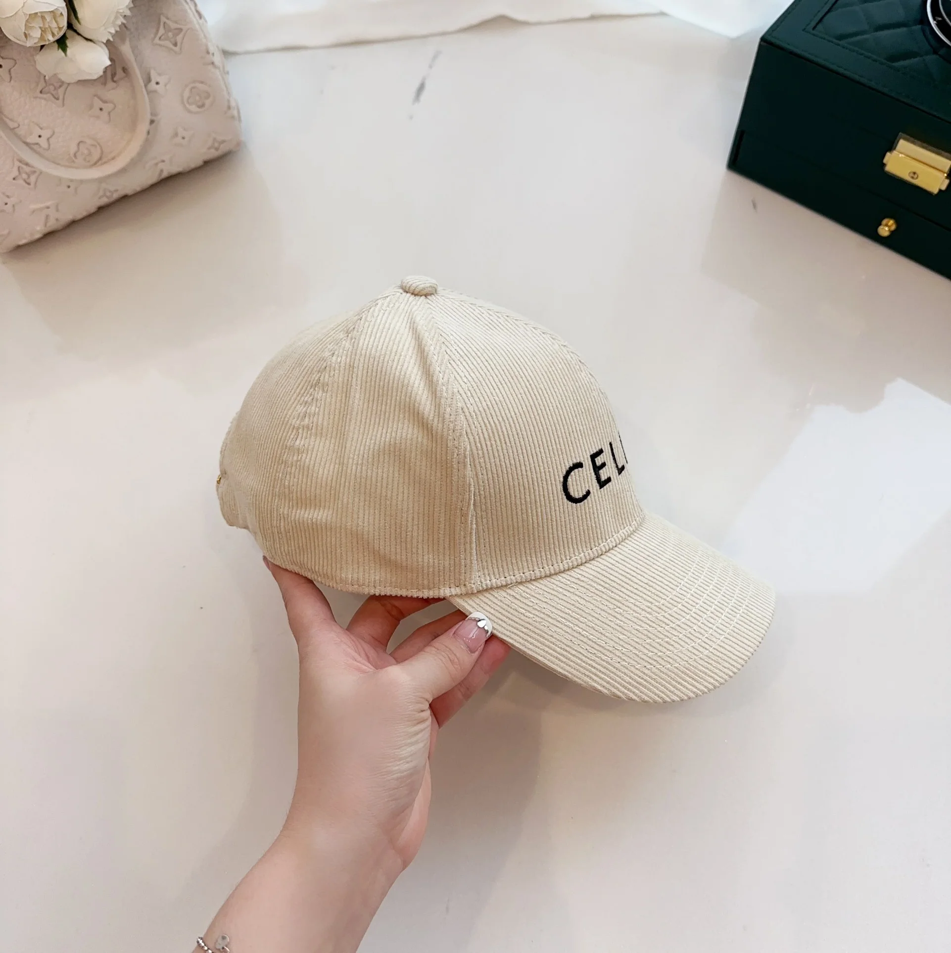 셀린느 코듀로이 스트라이프 야구모자 상세 이미지 2