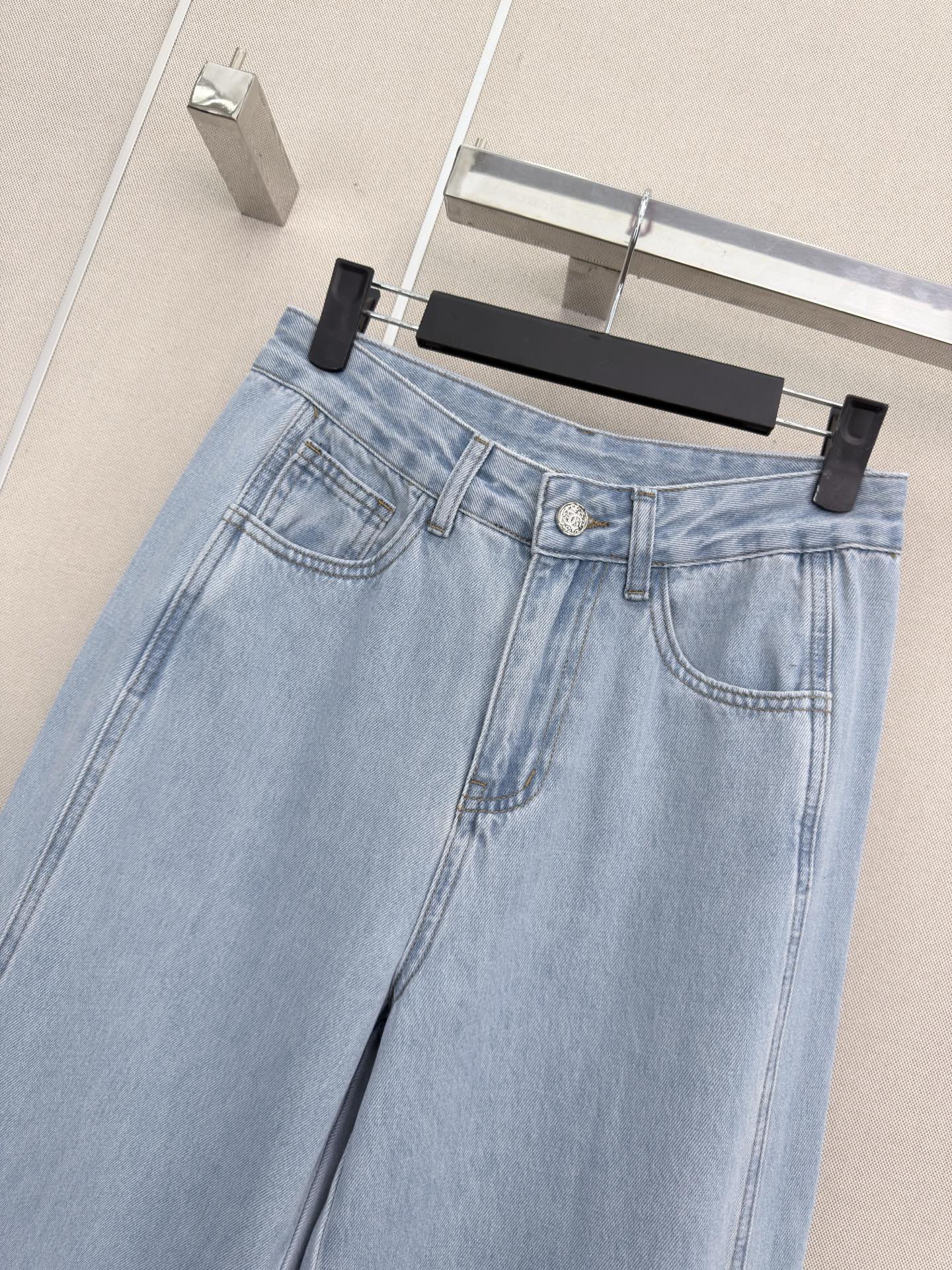 샤넬 투각 카멜리아 레이스 데님 스트레이트 레그 바지 상세 이미지 3
