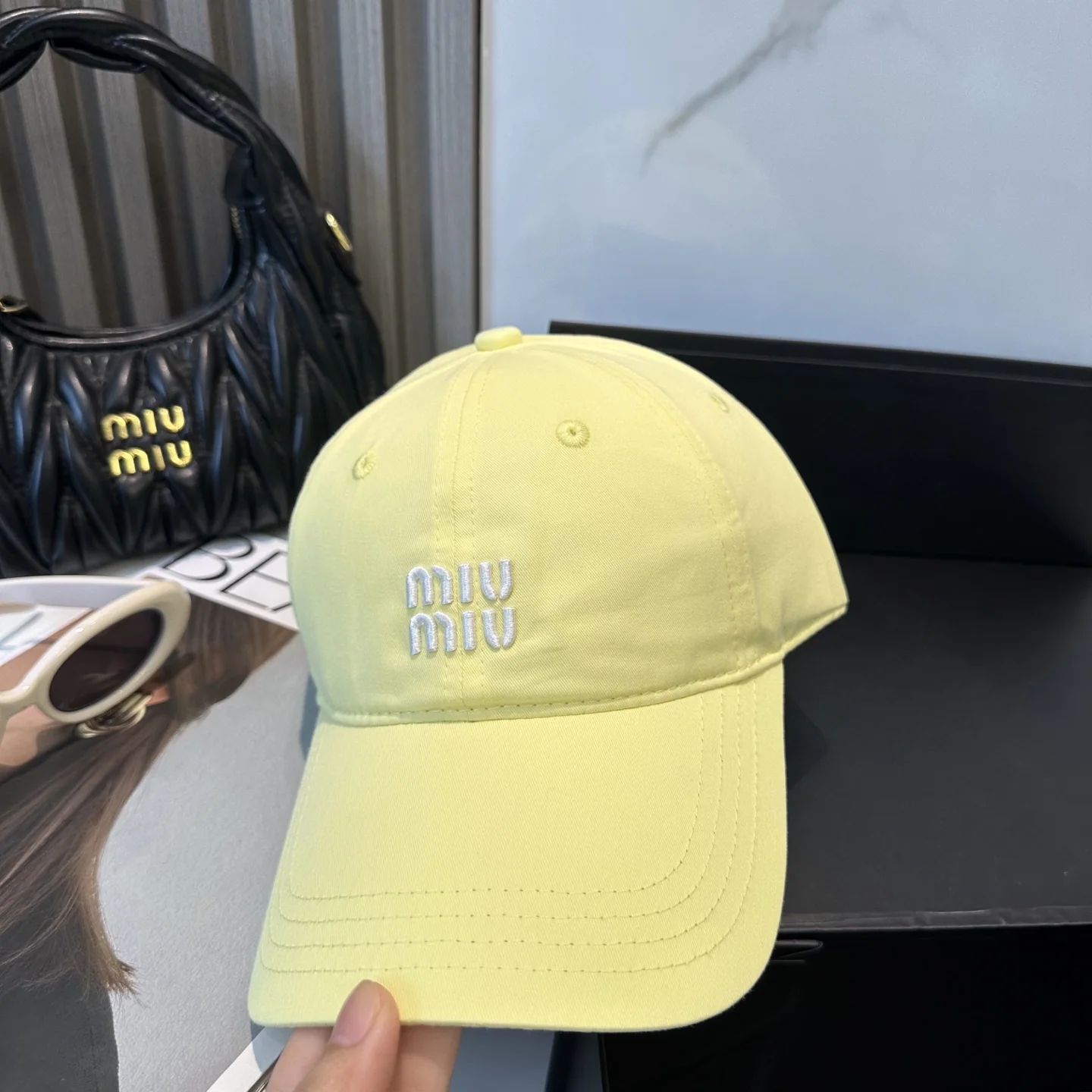 미우미우 자수 베이스볼 모자 상세 이미지 2