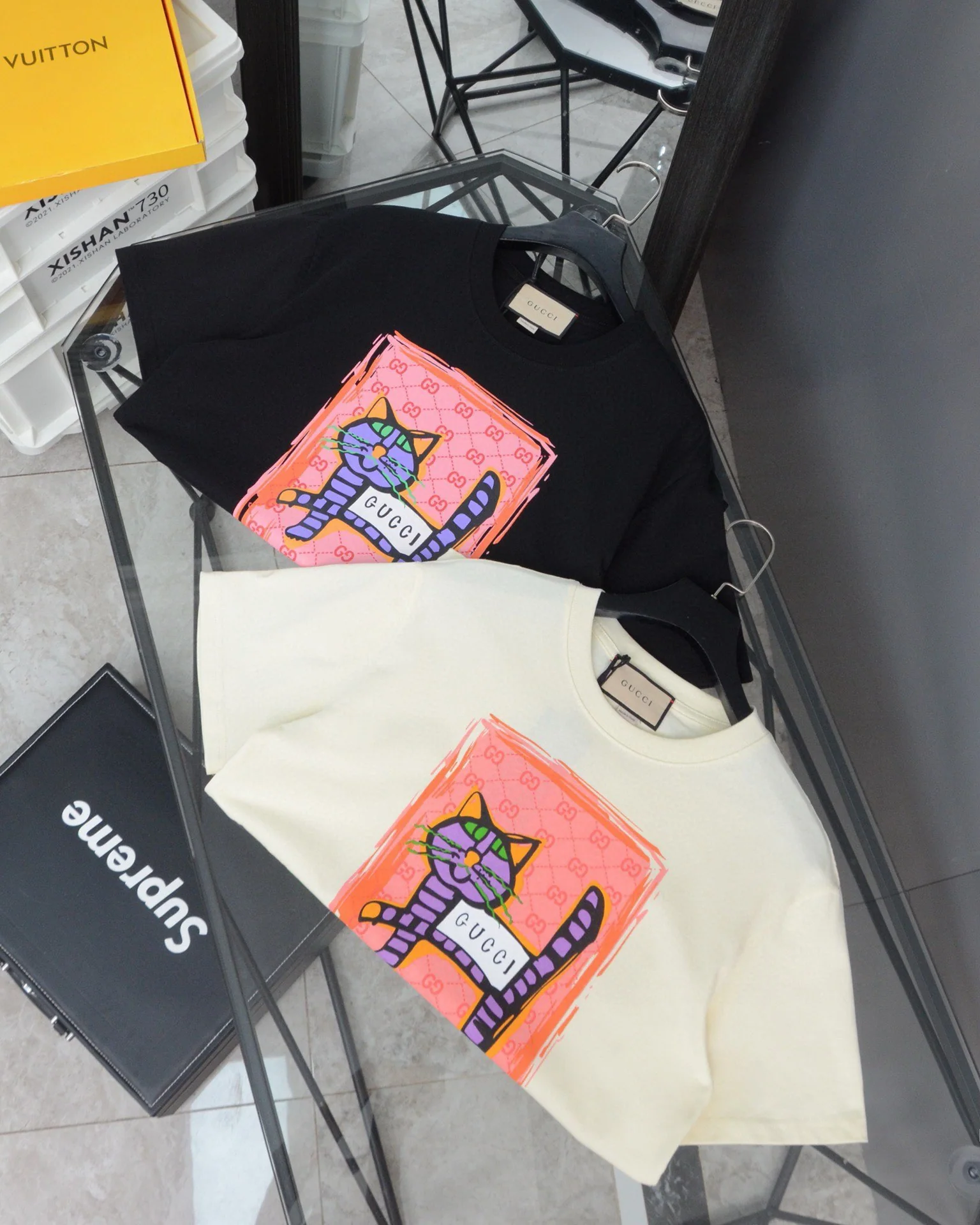 구찌 아트 그래피티 캣 크루넥 반팔 티셔츠 상세 이미지 4