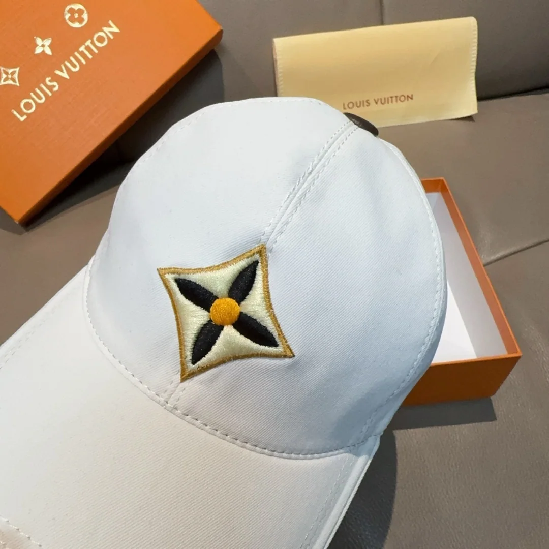 루이비통 네잎클로버 자수 캡 상세 이미지 5