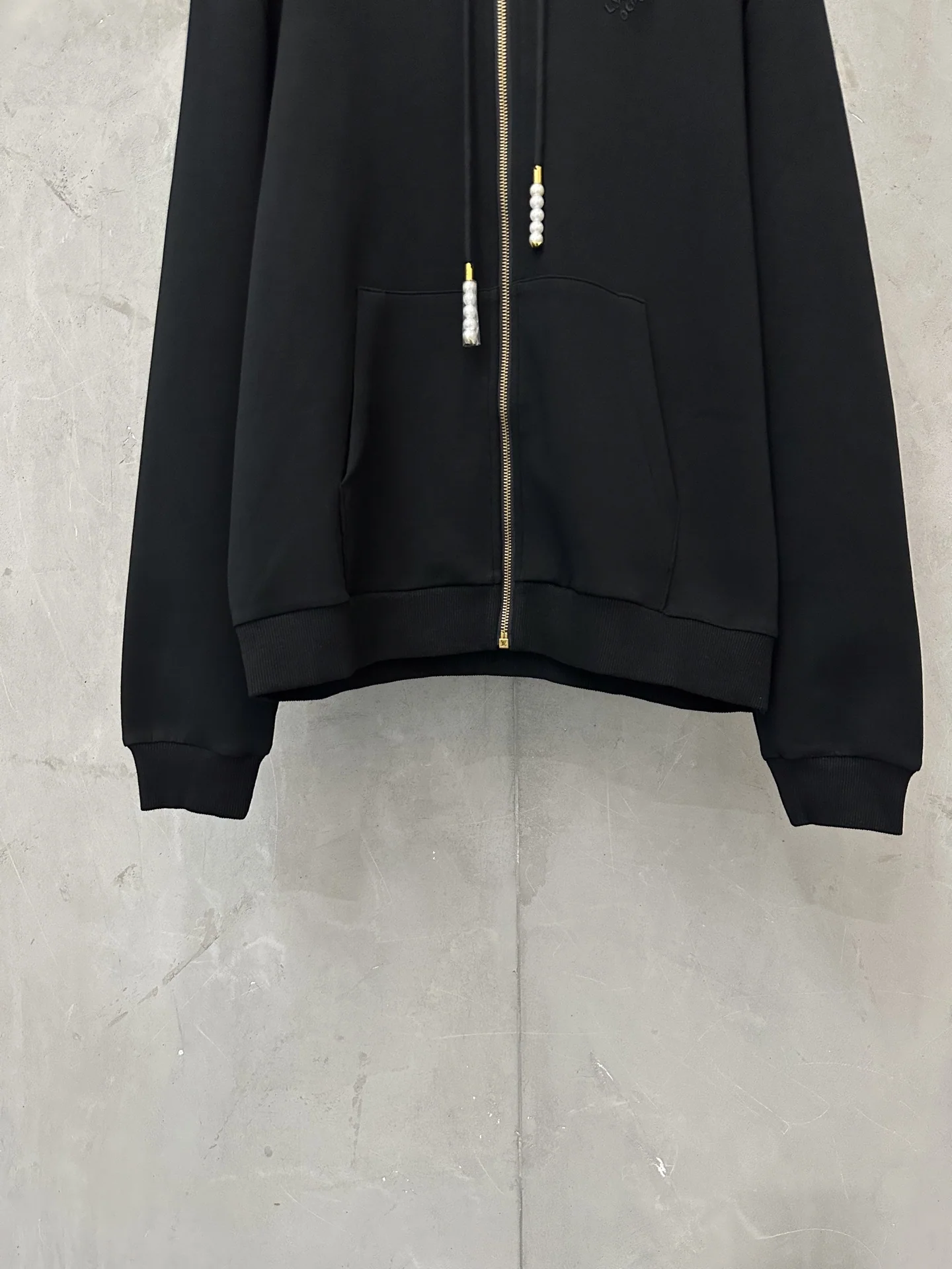 루이비통 자수 지퍼 니트 후디 자켓 24FW 상세 이미지 4