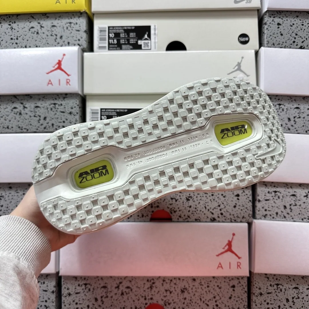 나이키 [5A] 보메로 프리미엄 옐로우 HQ2050-300 201618 Nike Vomero Premium Barely Volt 상세 이미지 7