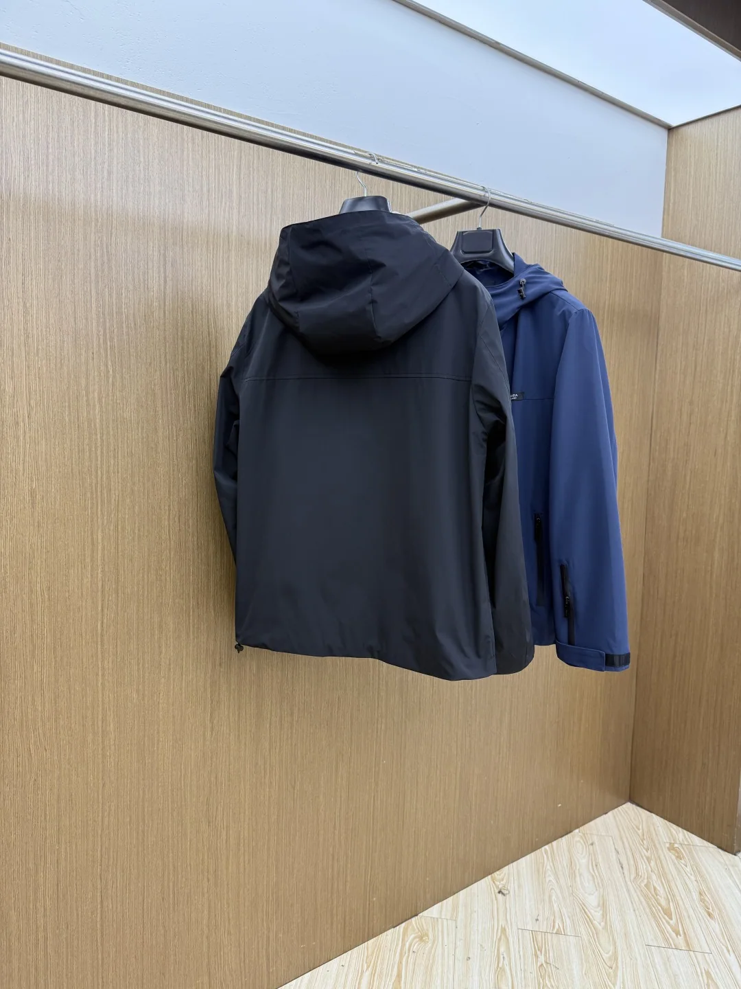 프라다 후드 캐주얼 방풍 자켓 상세 이미지 9