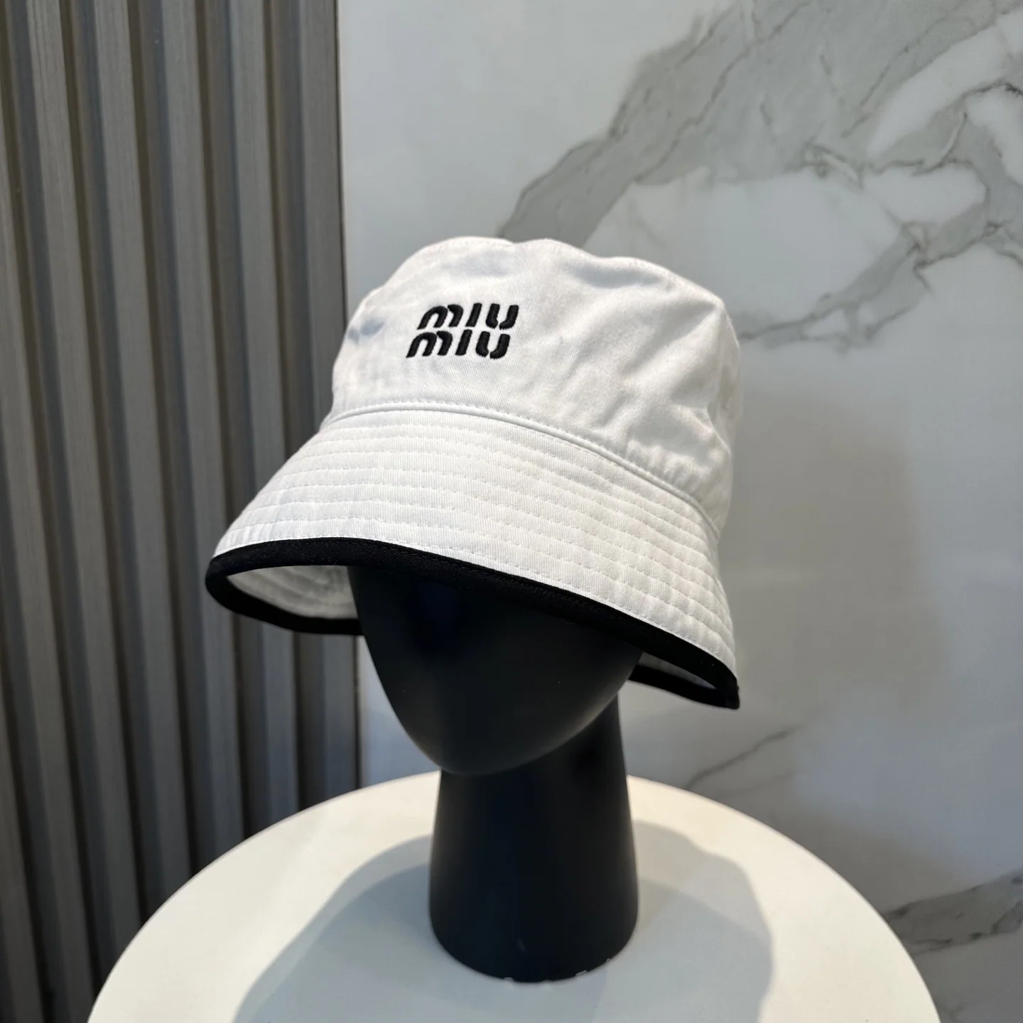미우미우 자수 버킷햇 모자 118919