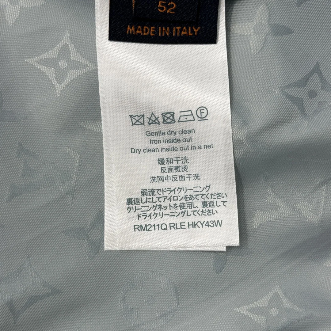 루이비통 LV 양면 로고 프린트 집업 자켓 상세 이미지 9