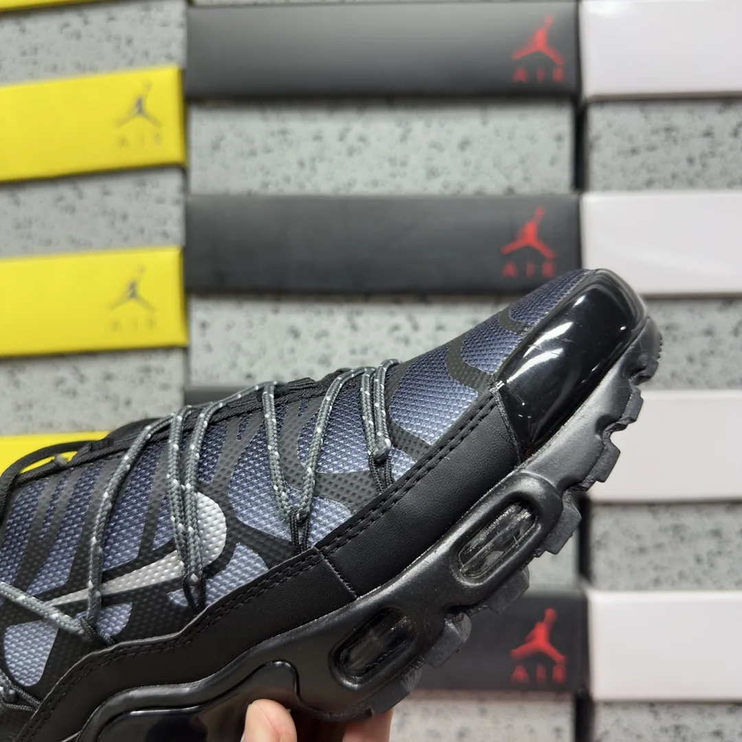 나이키 [BD] 에어 맥스 플러스 유틸리티 FZ2770-001 201913 Nike Air Max Plus Utility Black 상세 이미지 9