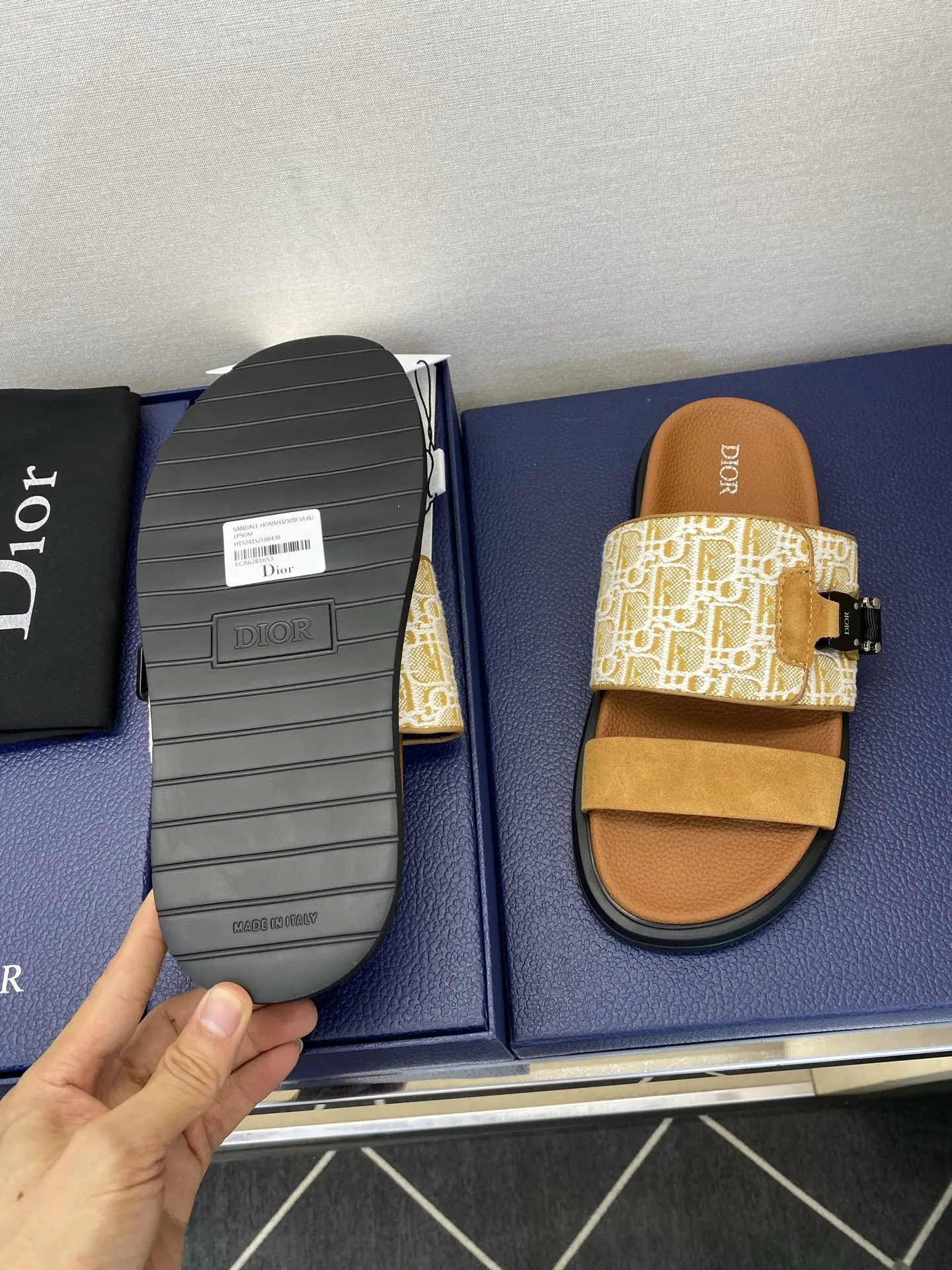 디올 자수 캔버스 버클 남성 슬리퍼 상세 이미지 9